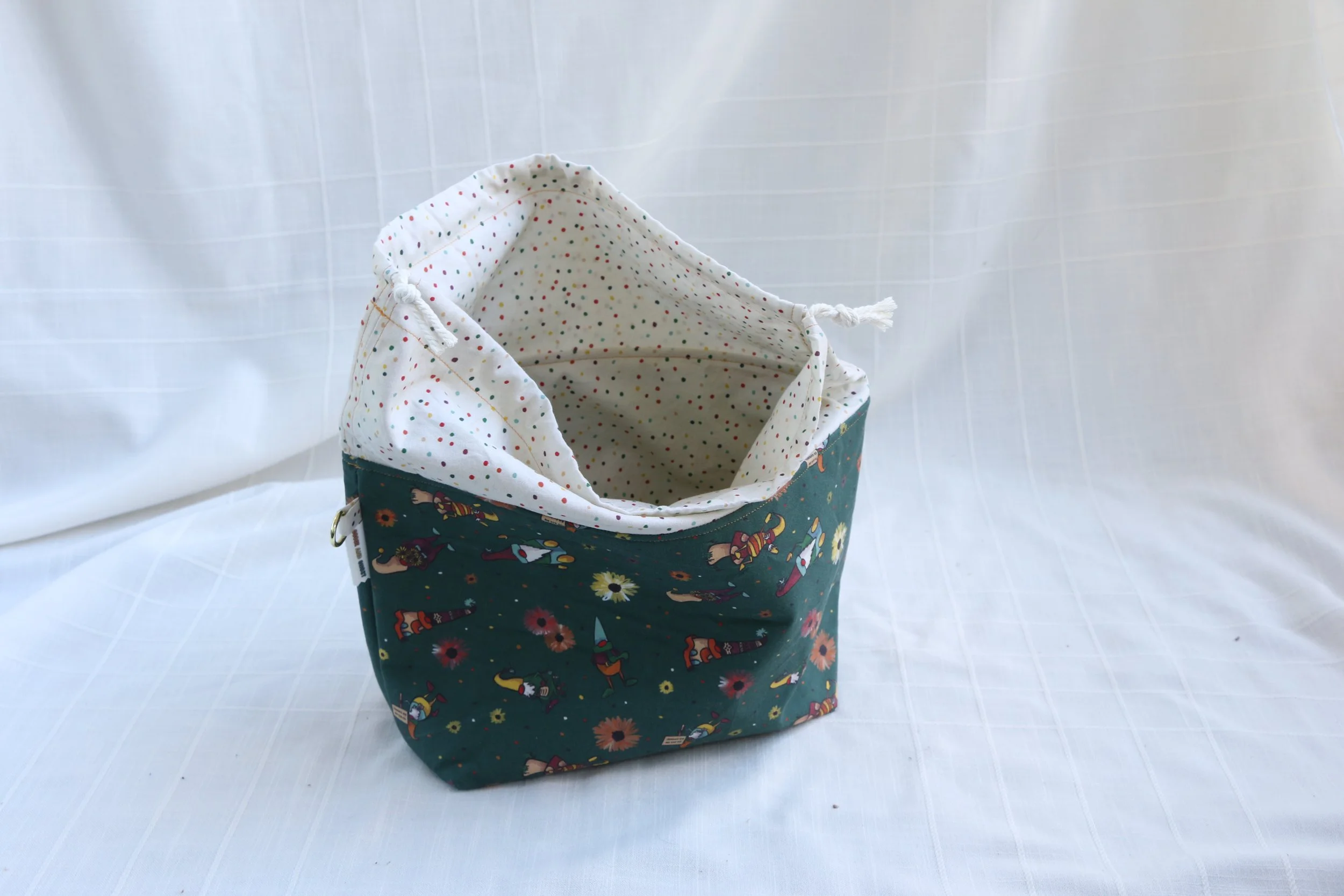 gnomes medium drawstring 05.JPG