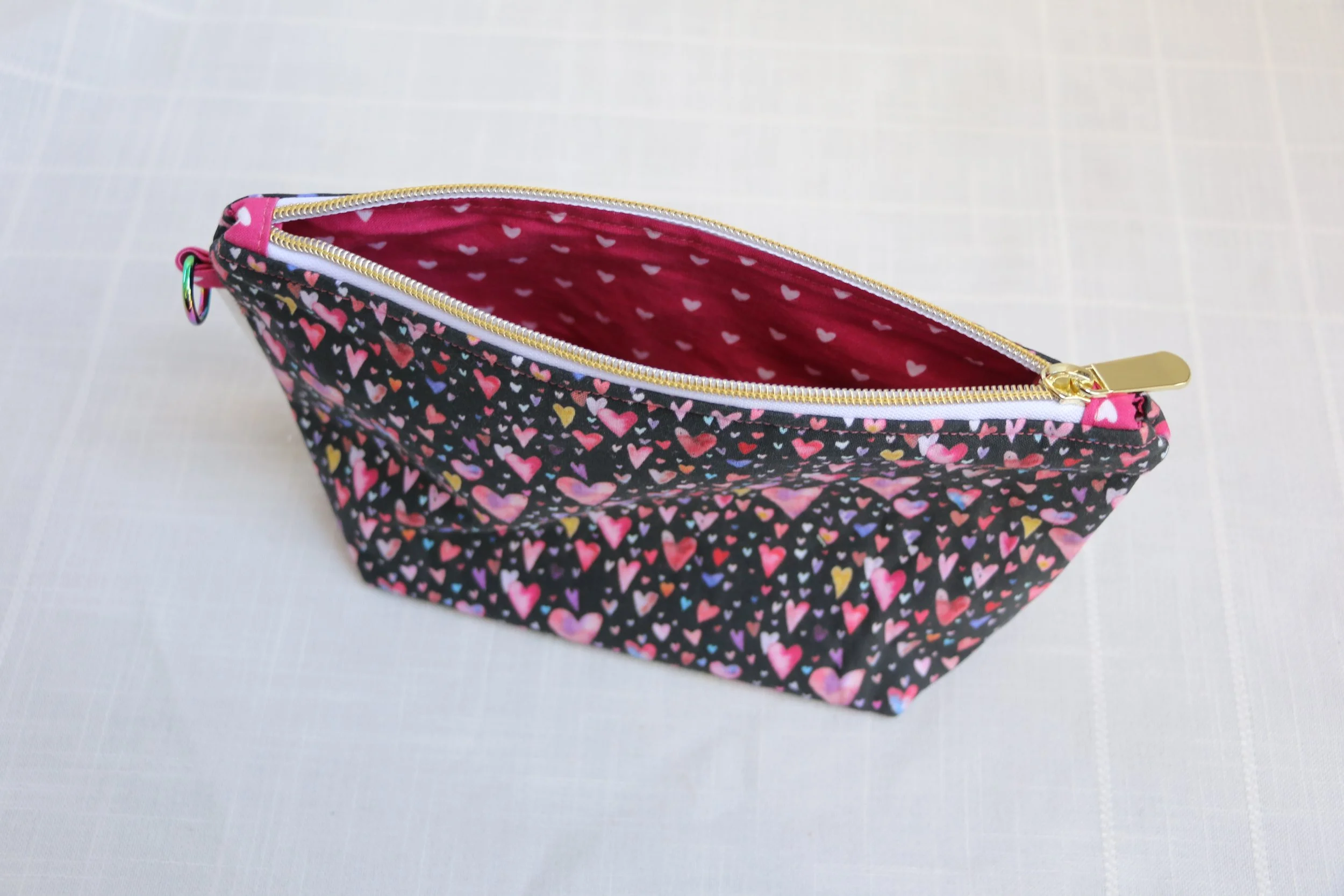 love hearts small zipper 03.JPG