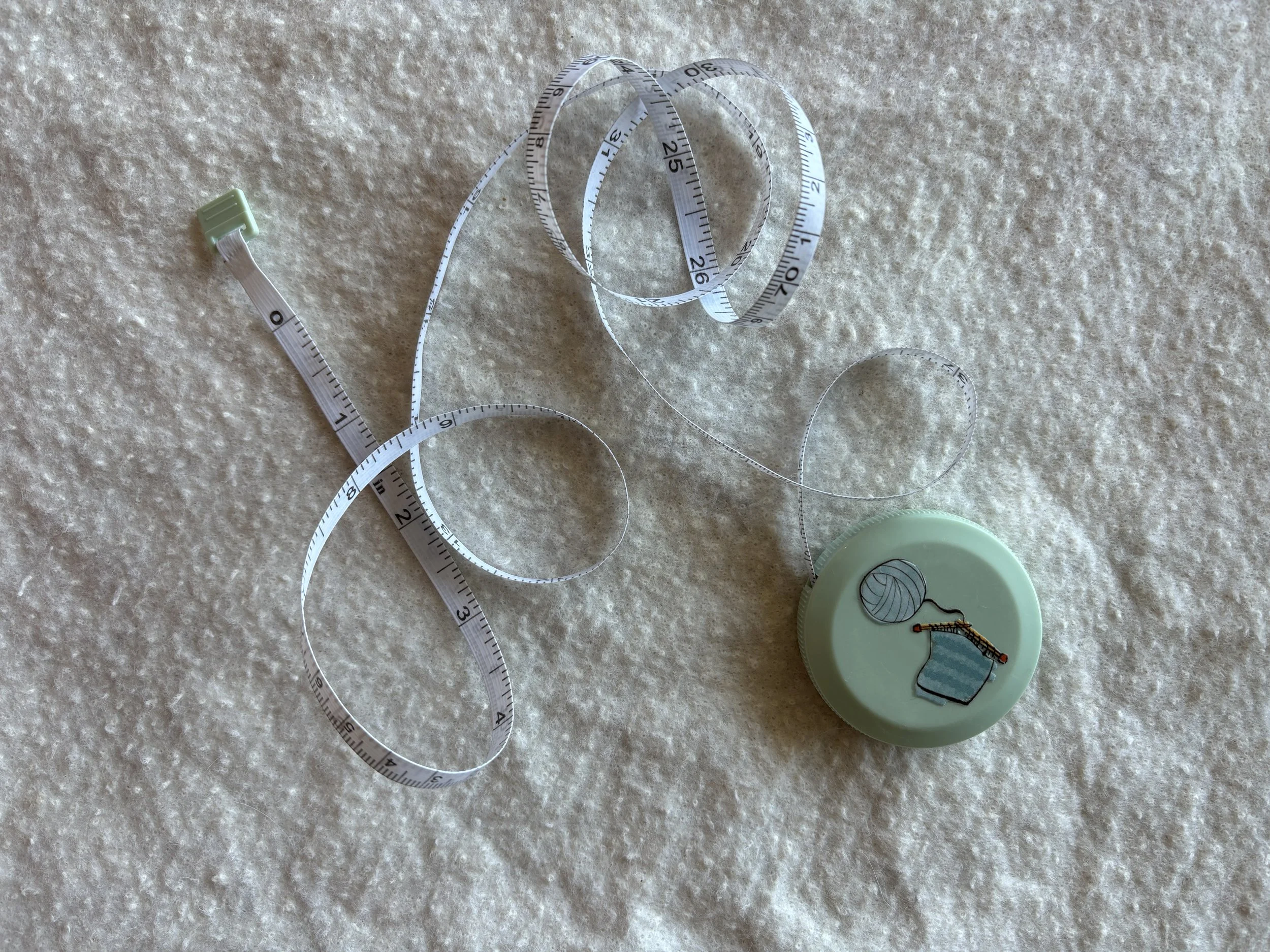 knit measuring tape 01.JPG