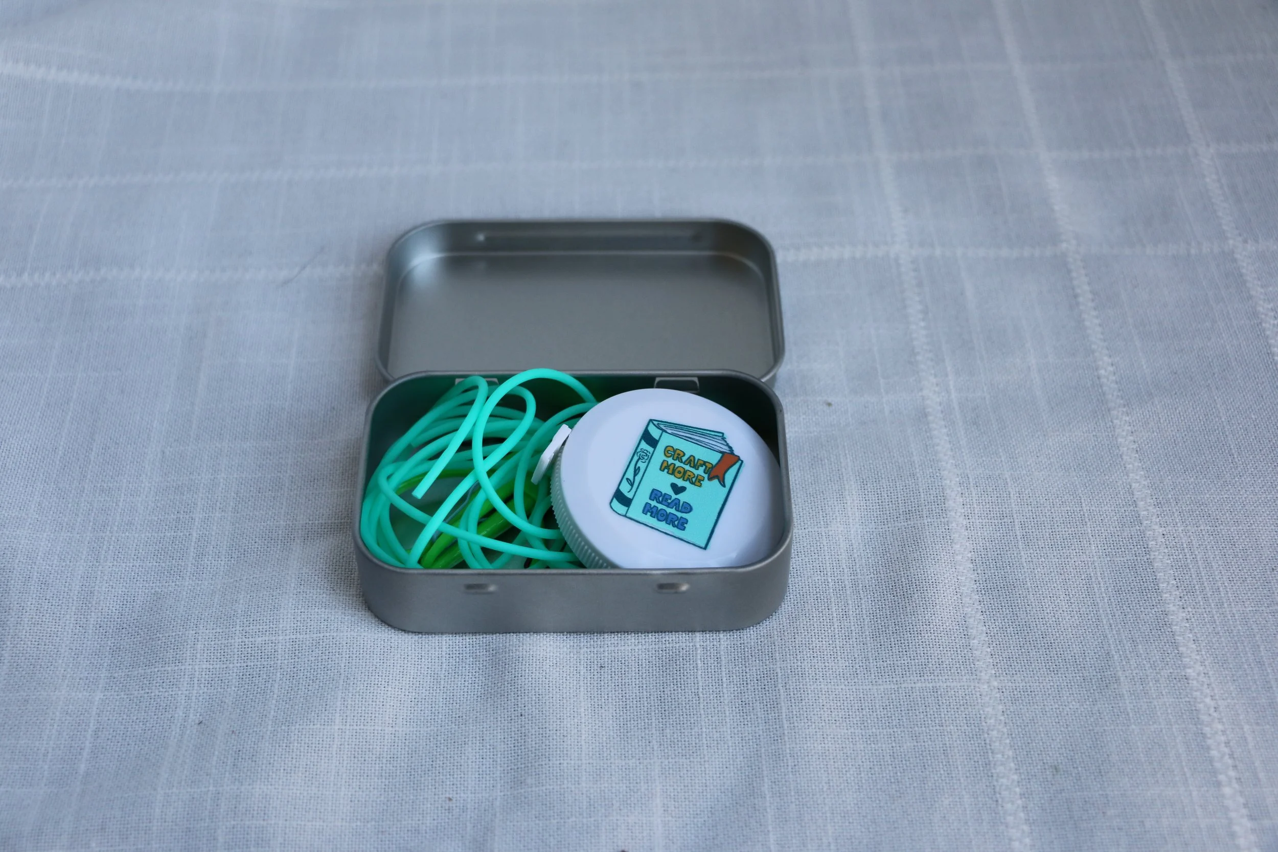 bookish notions tin 08.JPG