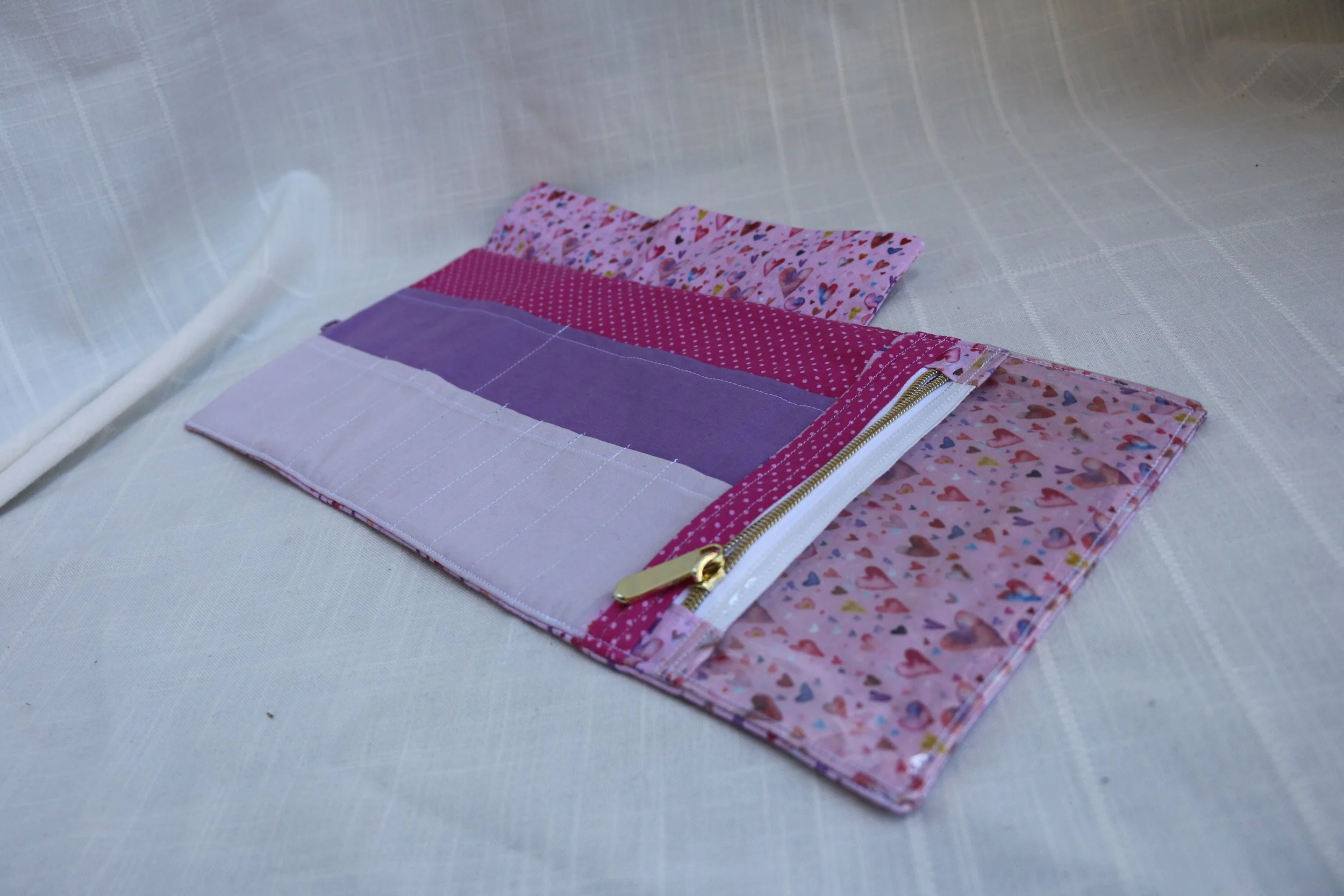 case pink love hearts 16.JPG