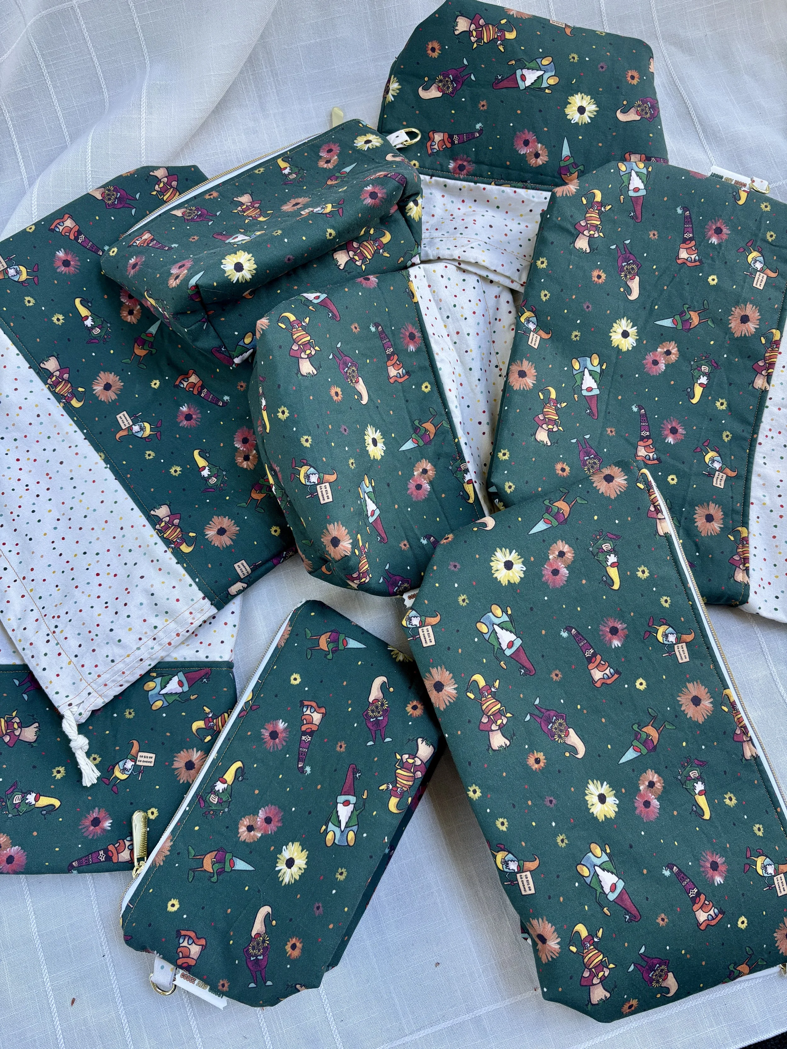 Gnomes XS Zipper