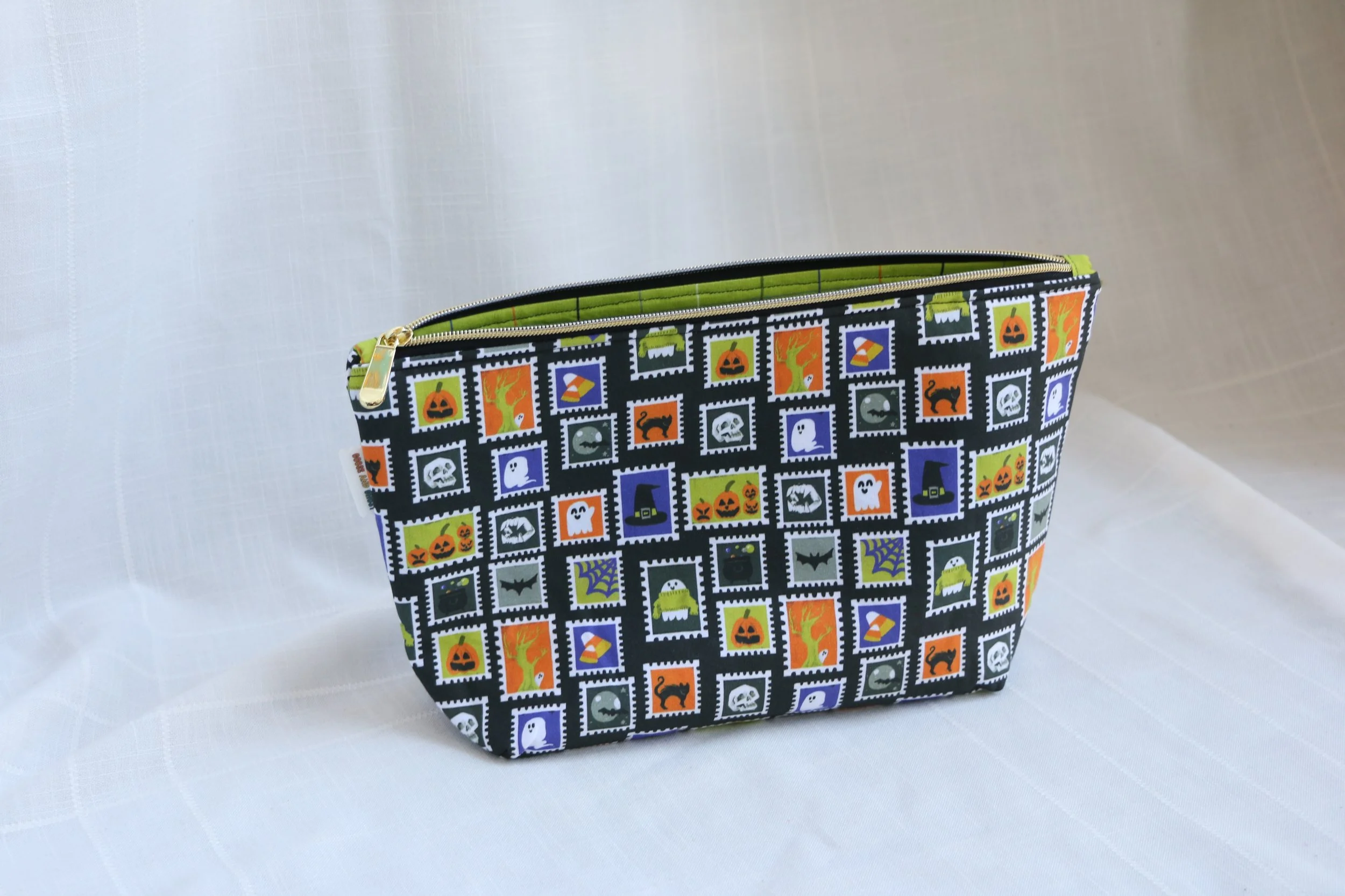 spooky stamps medium zipper 02.JPG