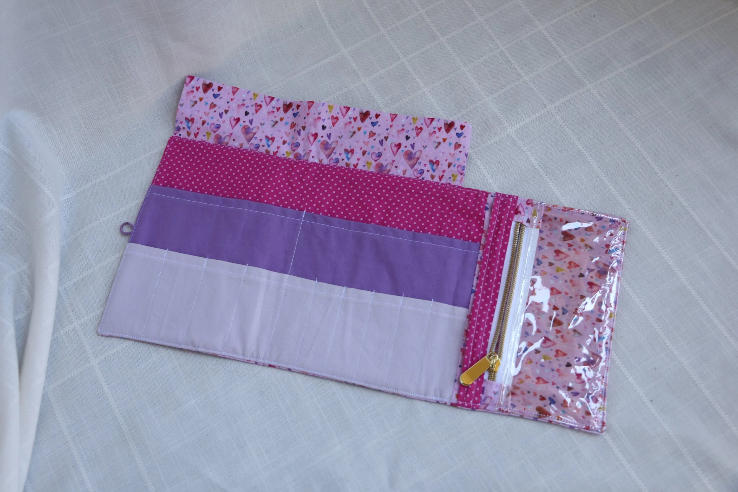 case pink love hearts 20.JPG