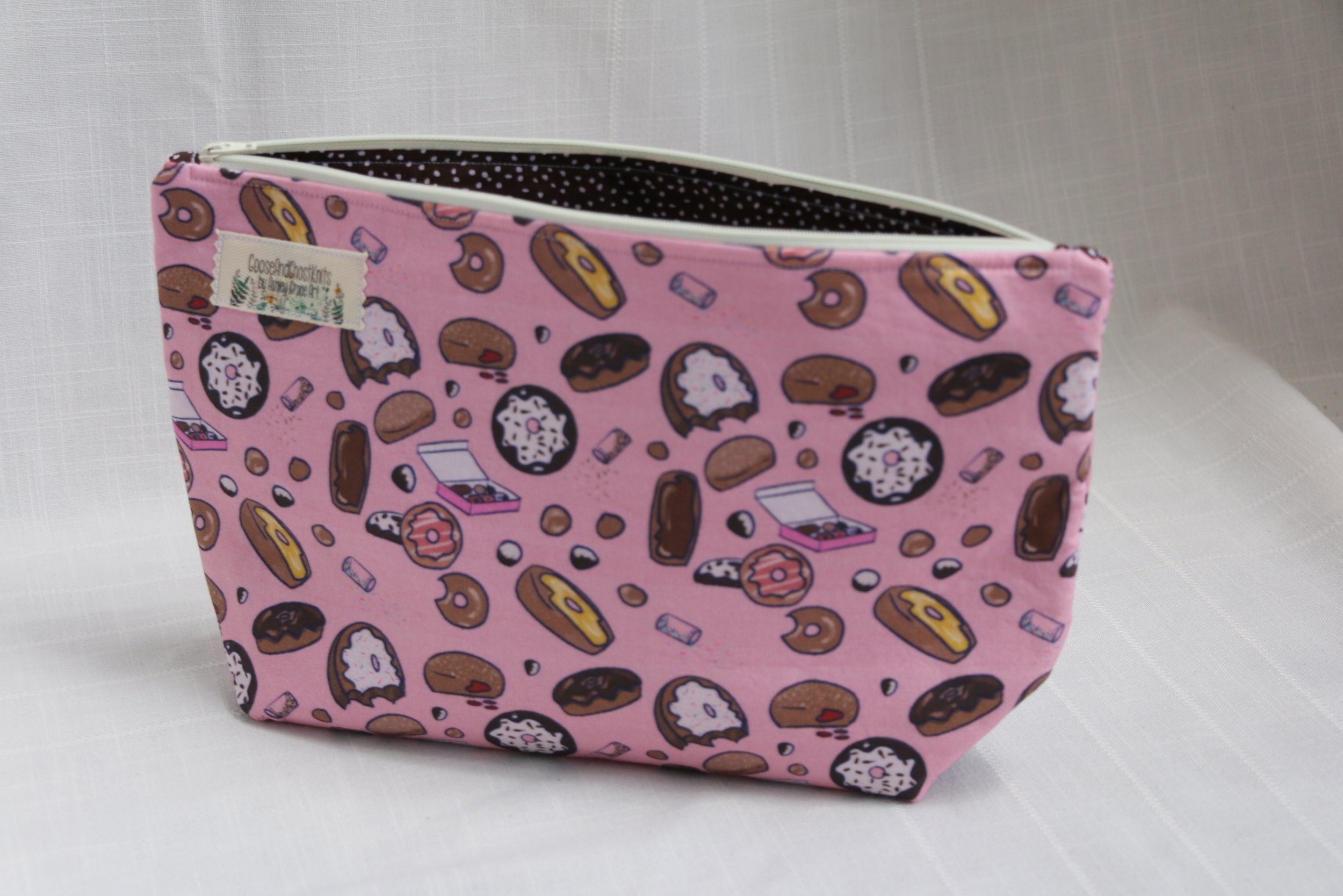 donuts medium zipper 01.JPG
