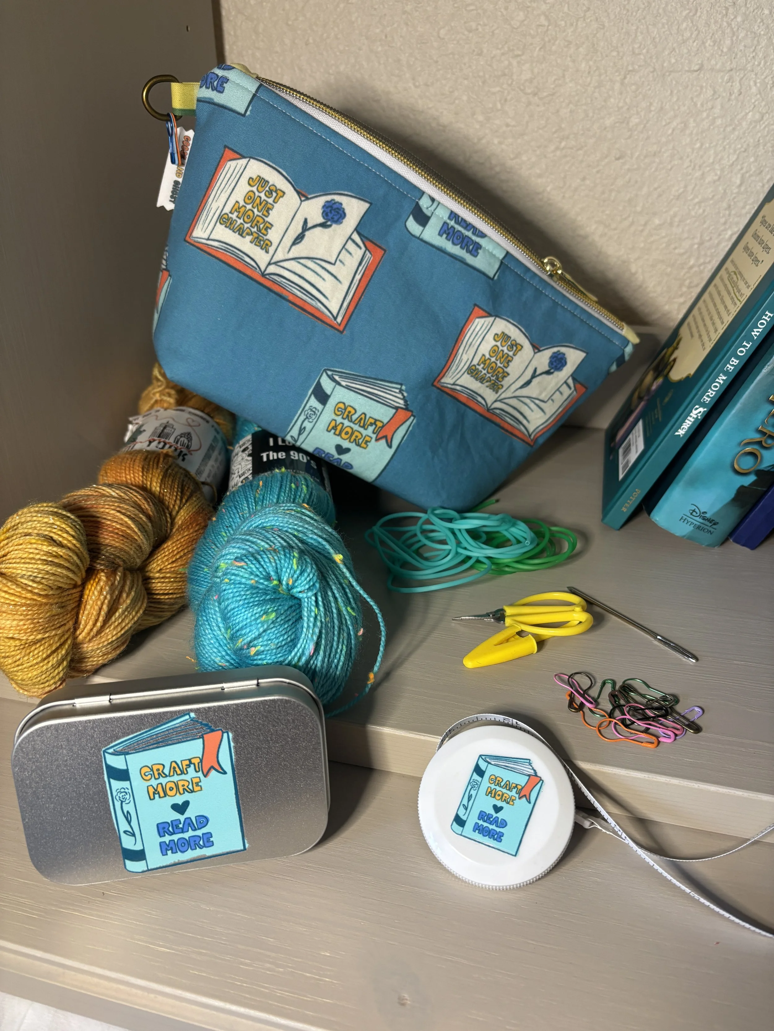 bookish small zipper 06.JPG