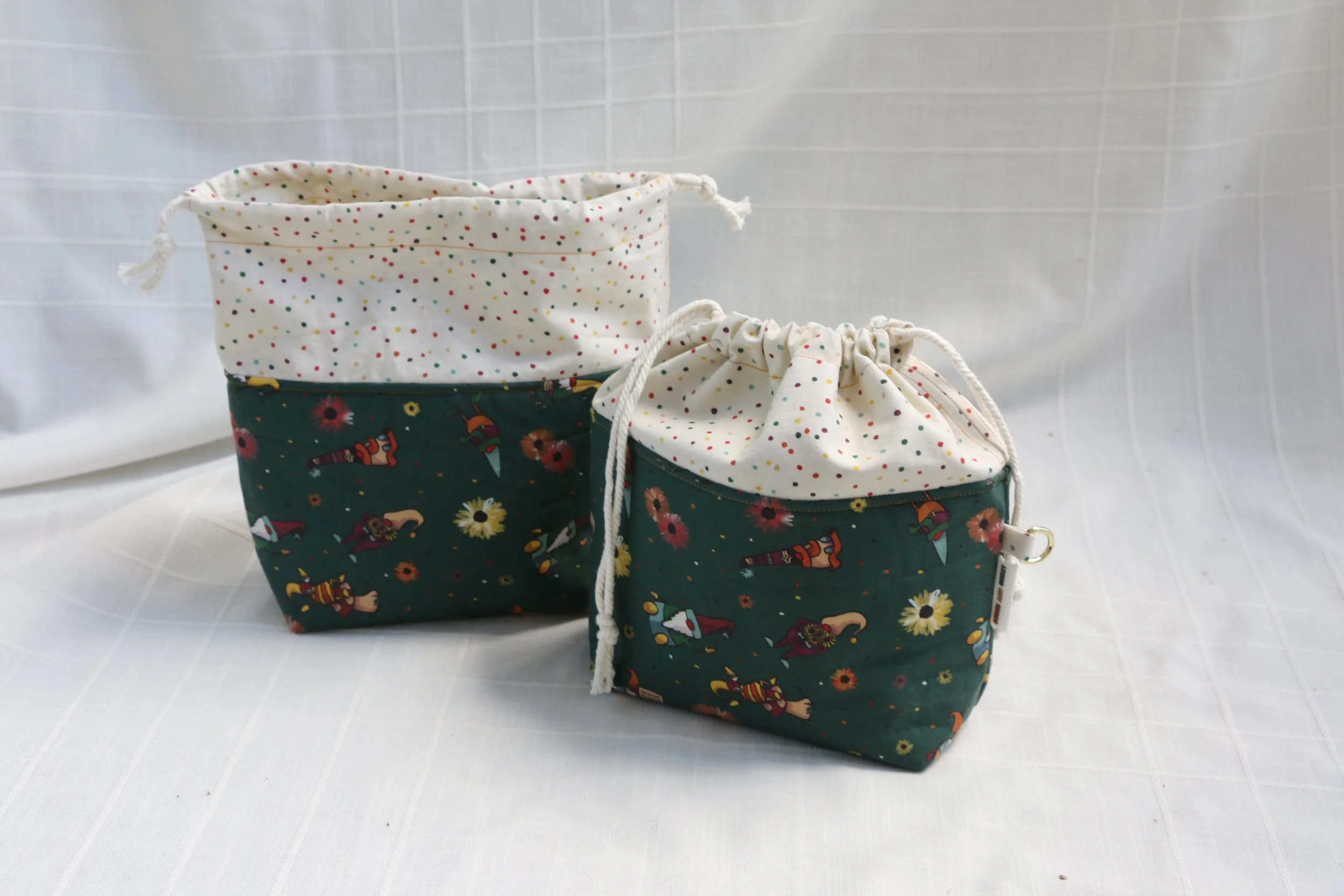gnomes small drawstring 07.JPG