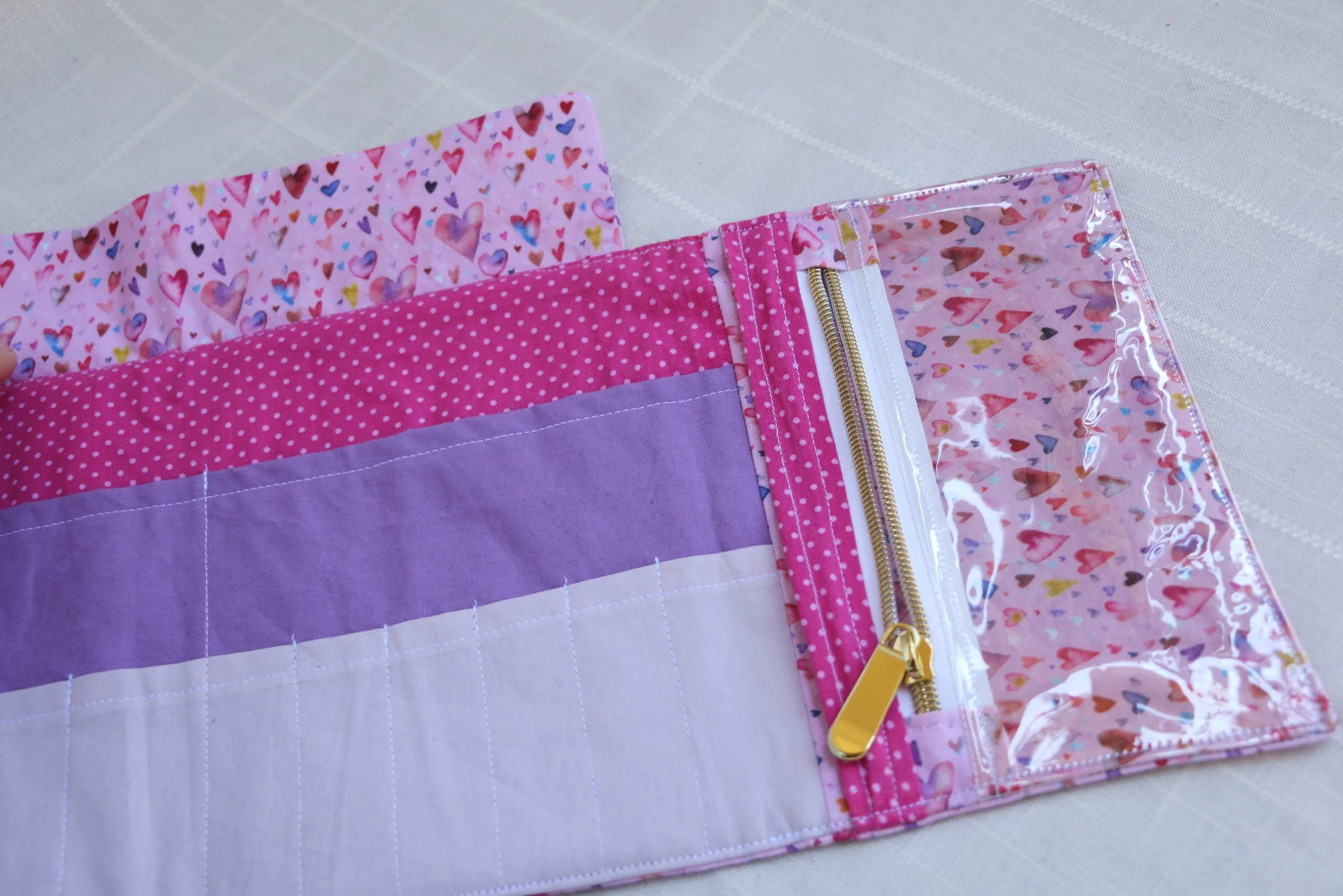 case pink love hearts 13.JPG