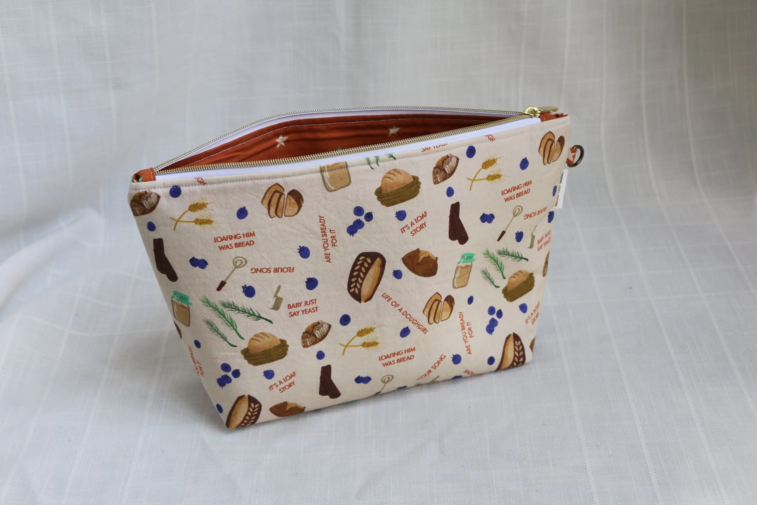 doughgirl medium zipper 03.JPG