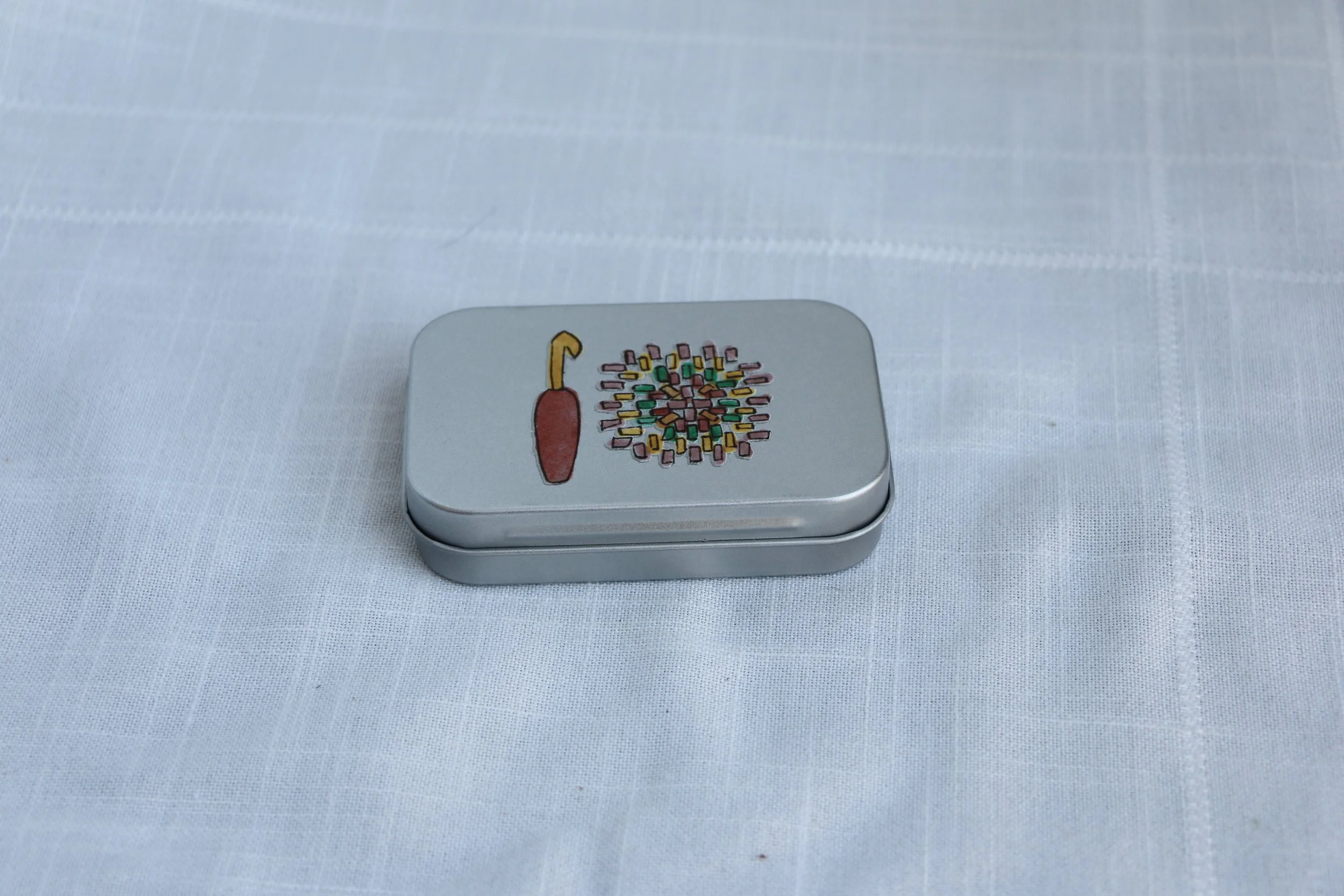 crochet notions tin 10.JPG