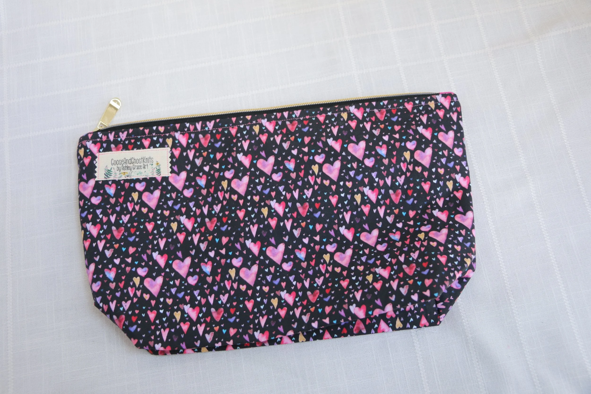 love hearts medium zipper 01.JPG