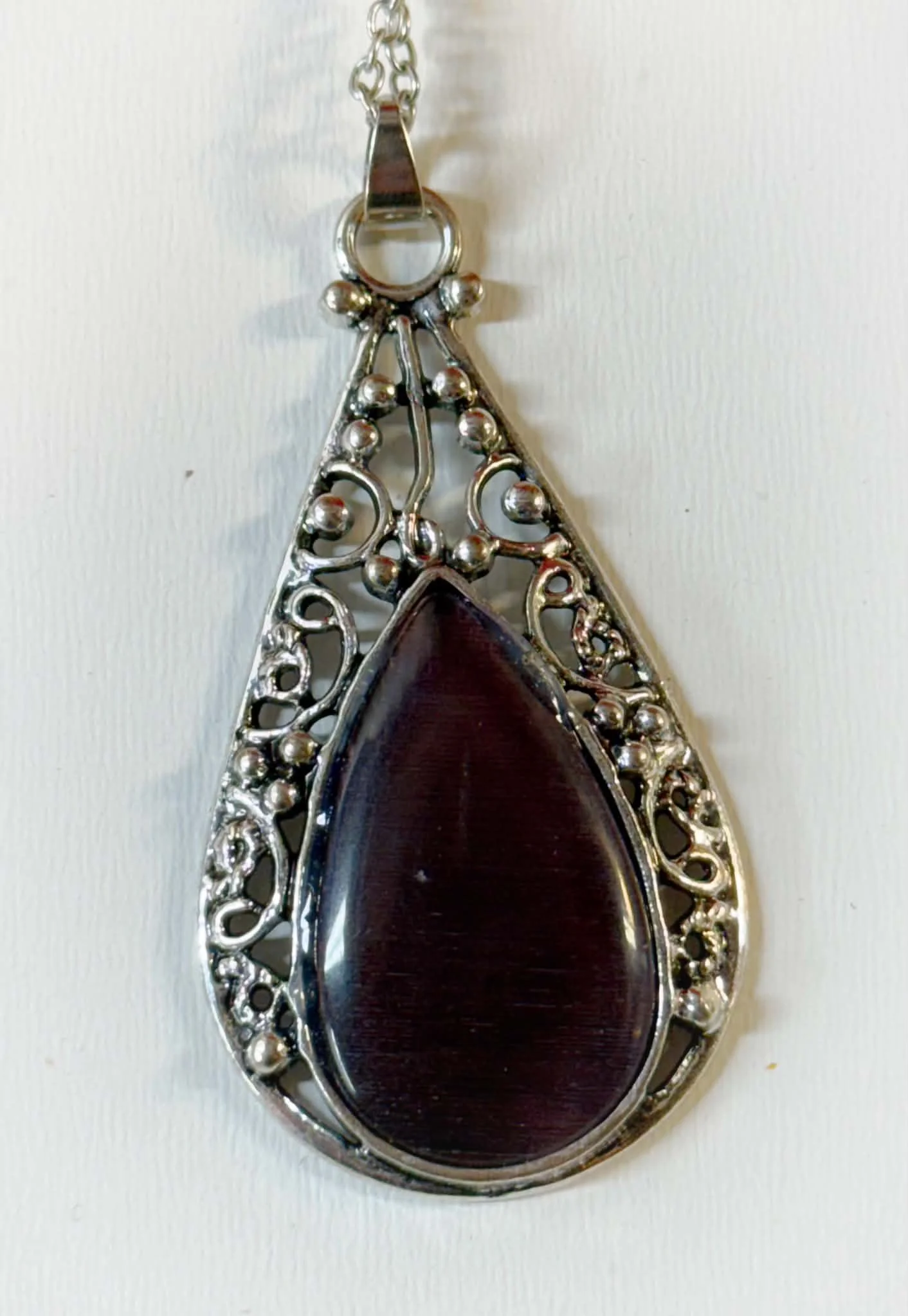 Vintage-Style Purple Teardrop Filigree Pendant Necklace