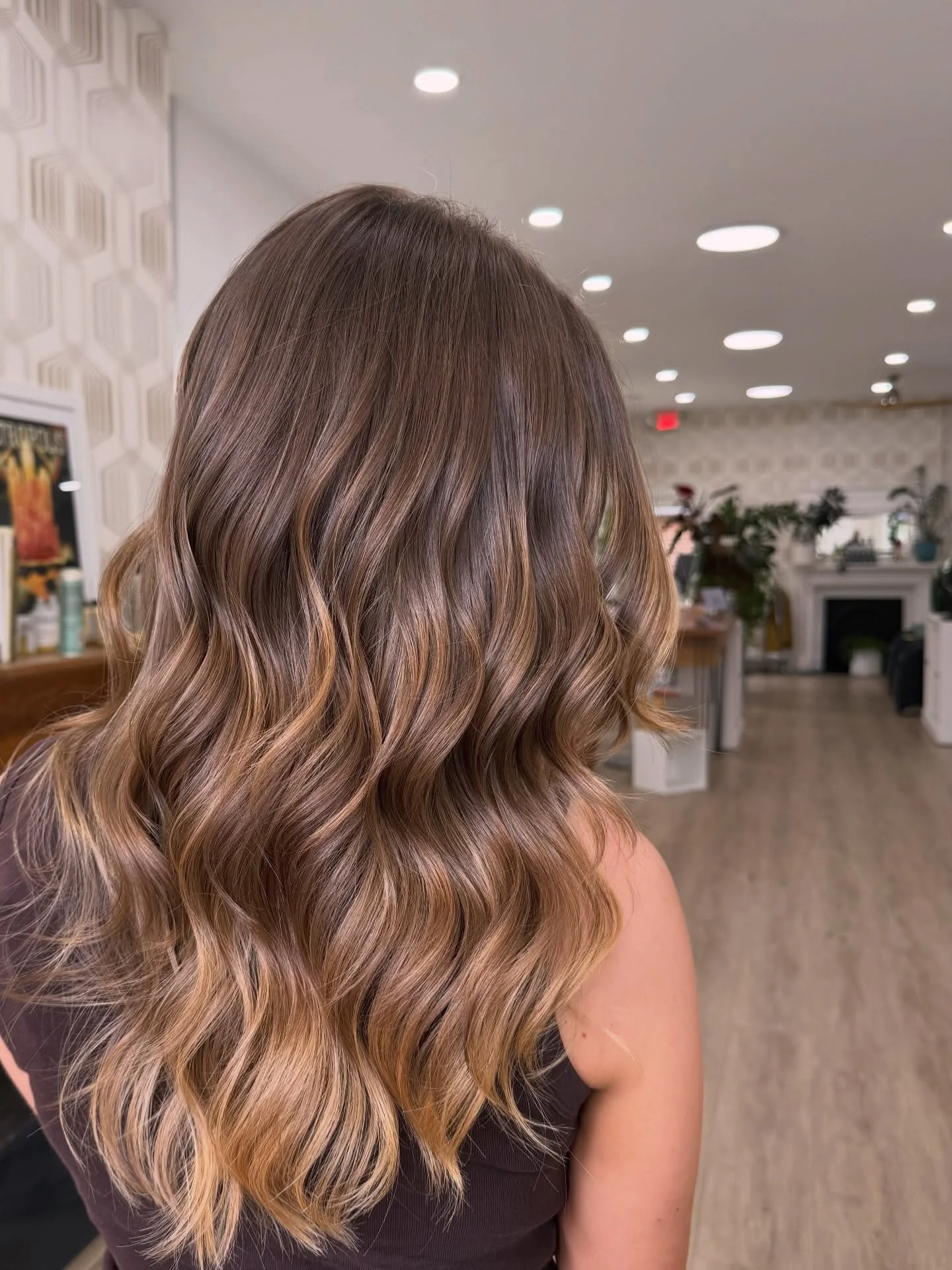 easy, breezy, beautiful cover hair 🍄&zwj;🟫
refresh toner on this beautiful Balayage &amp; Haircut 💇🏻&zwj;♀️

#davines #balayage #admo #cuts #fyp