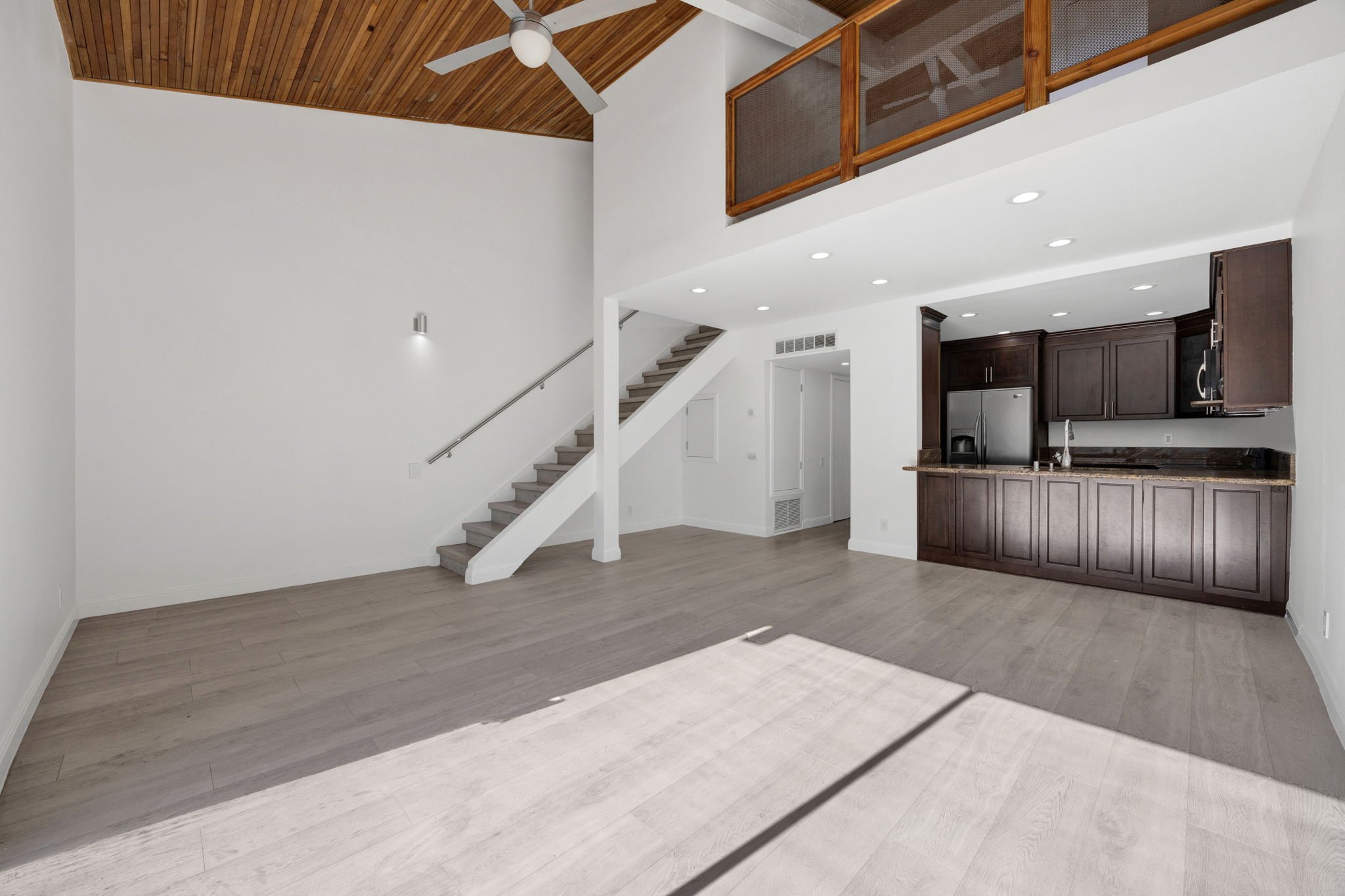 1-web-or-mls-20260601-01-5460WhiteOakAveG305EncinoCA -005.jpg