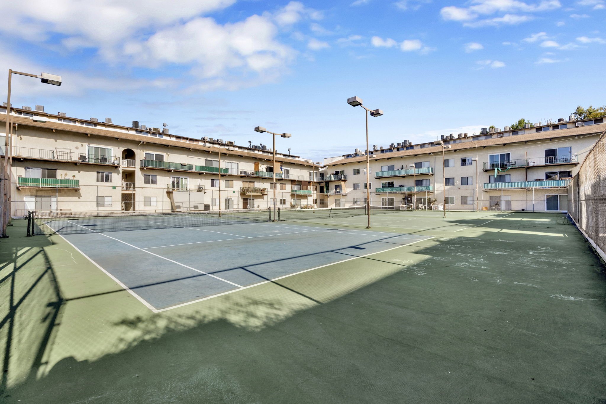 25-web-or-mls-20260601-01-5460WhiteOakAveG305EncinoCA -025.jpg