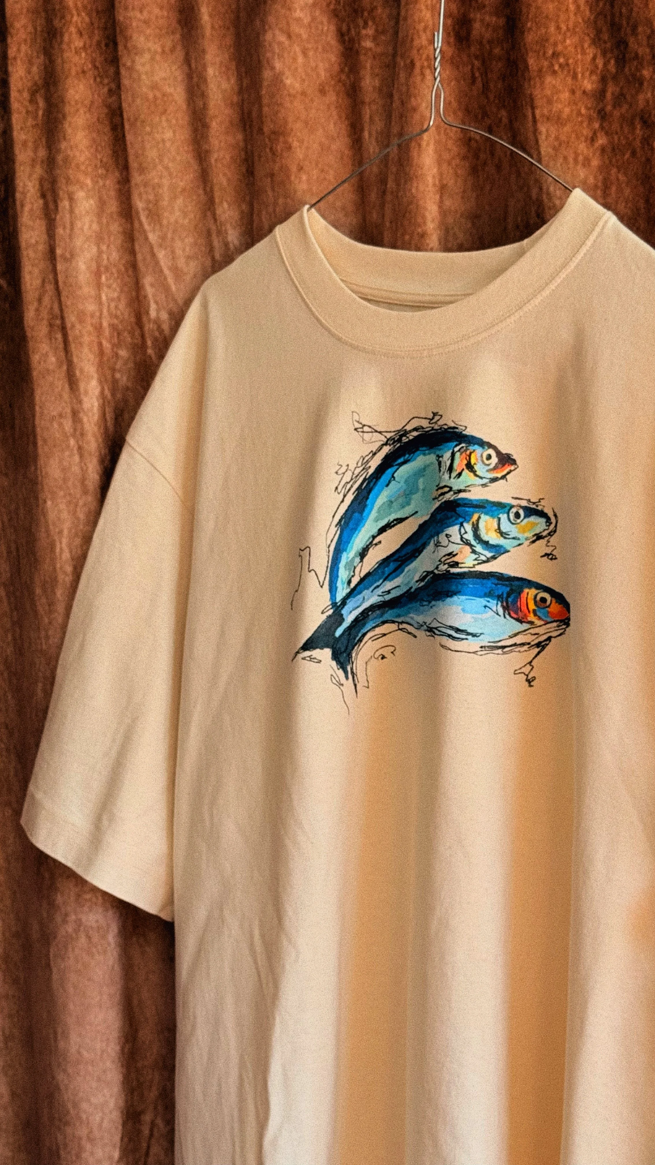 elegant sardines tee