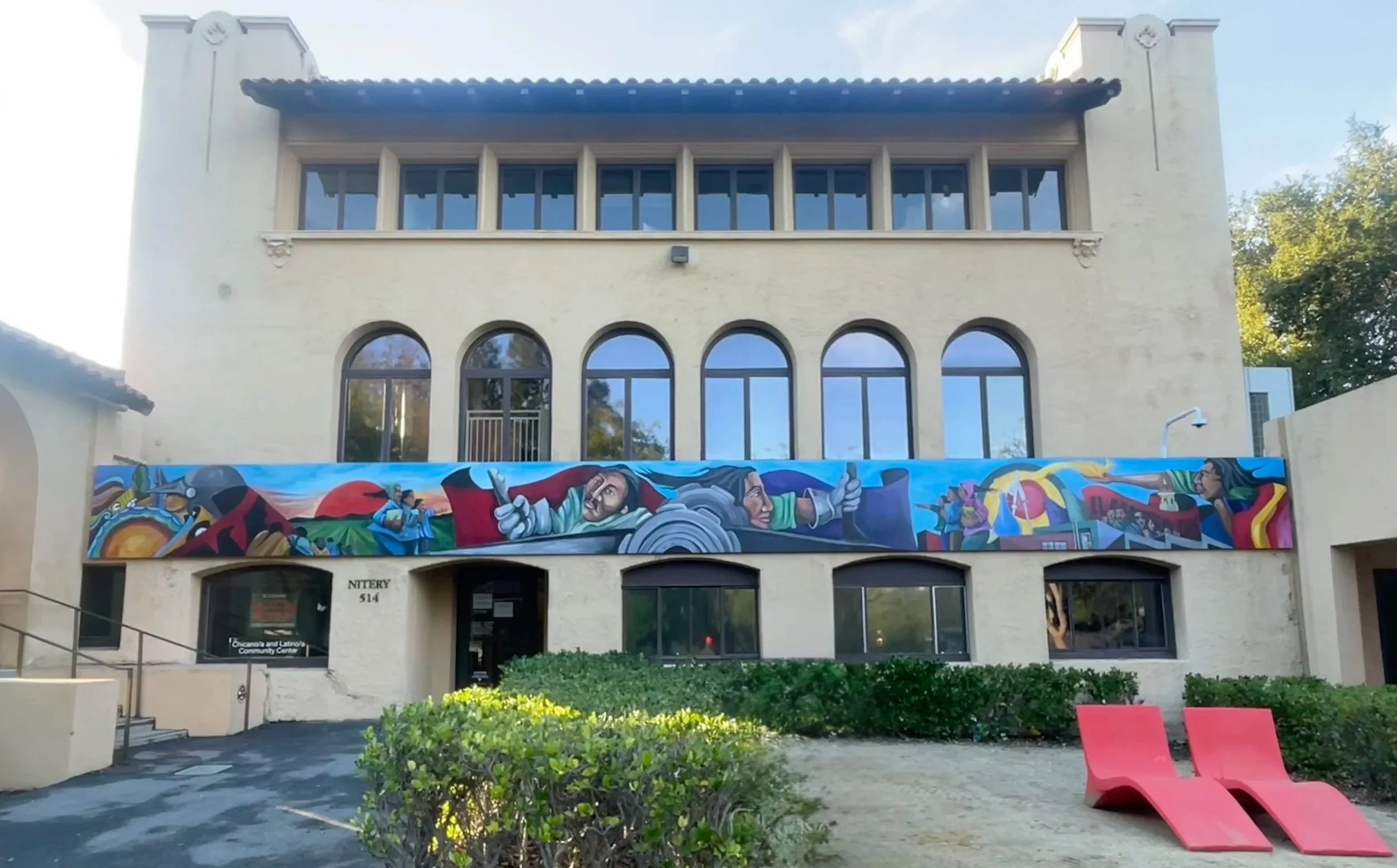 El Centro Chicano y Latino