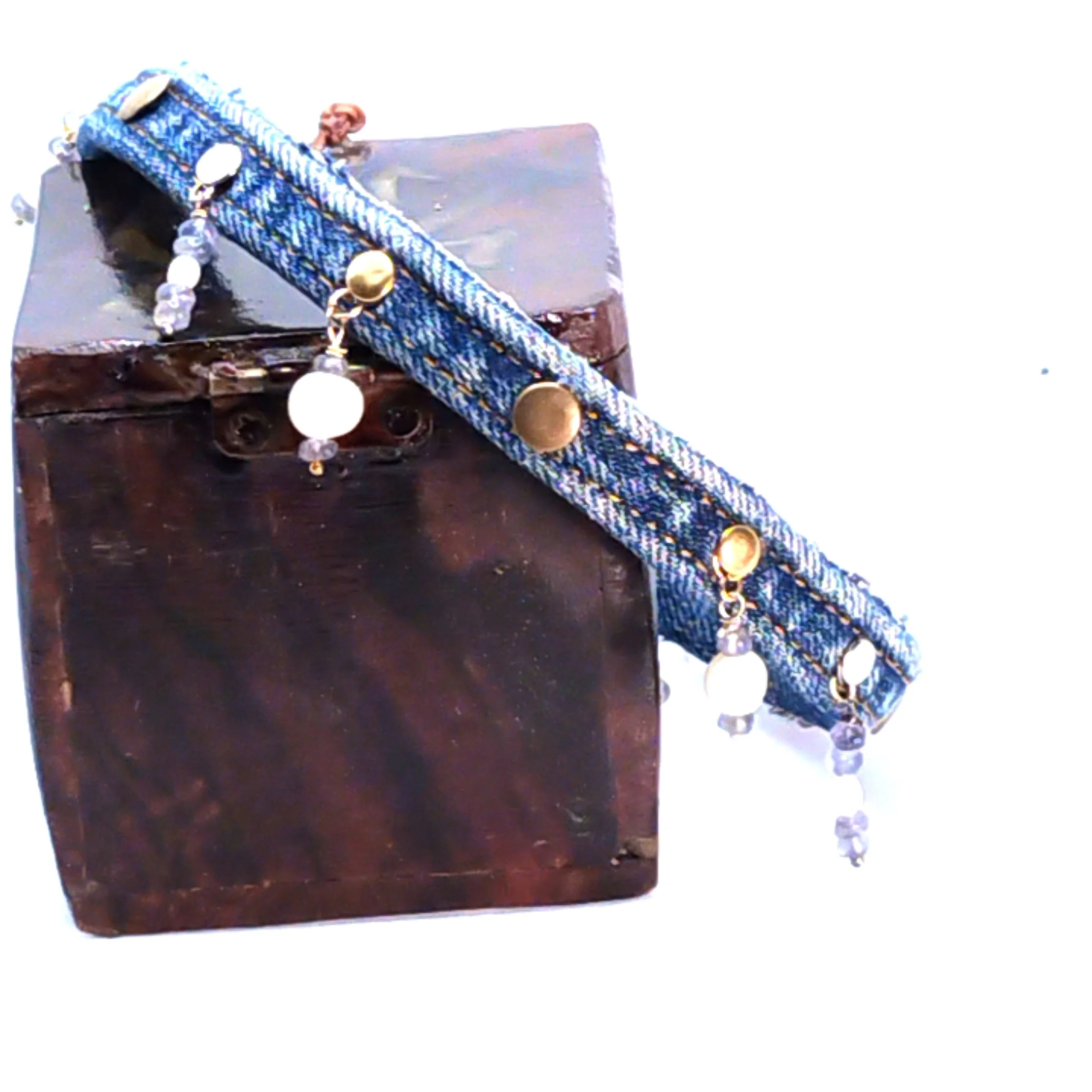 Seams Right Pearl & Quartz Collar