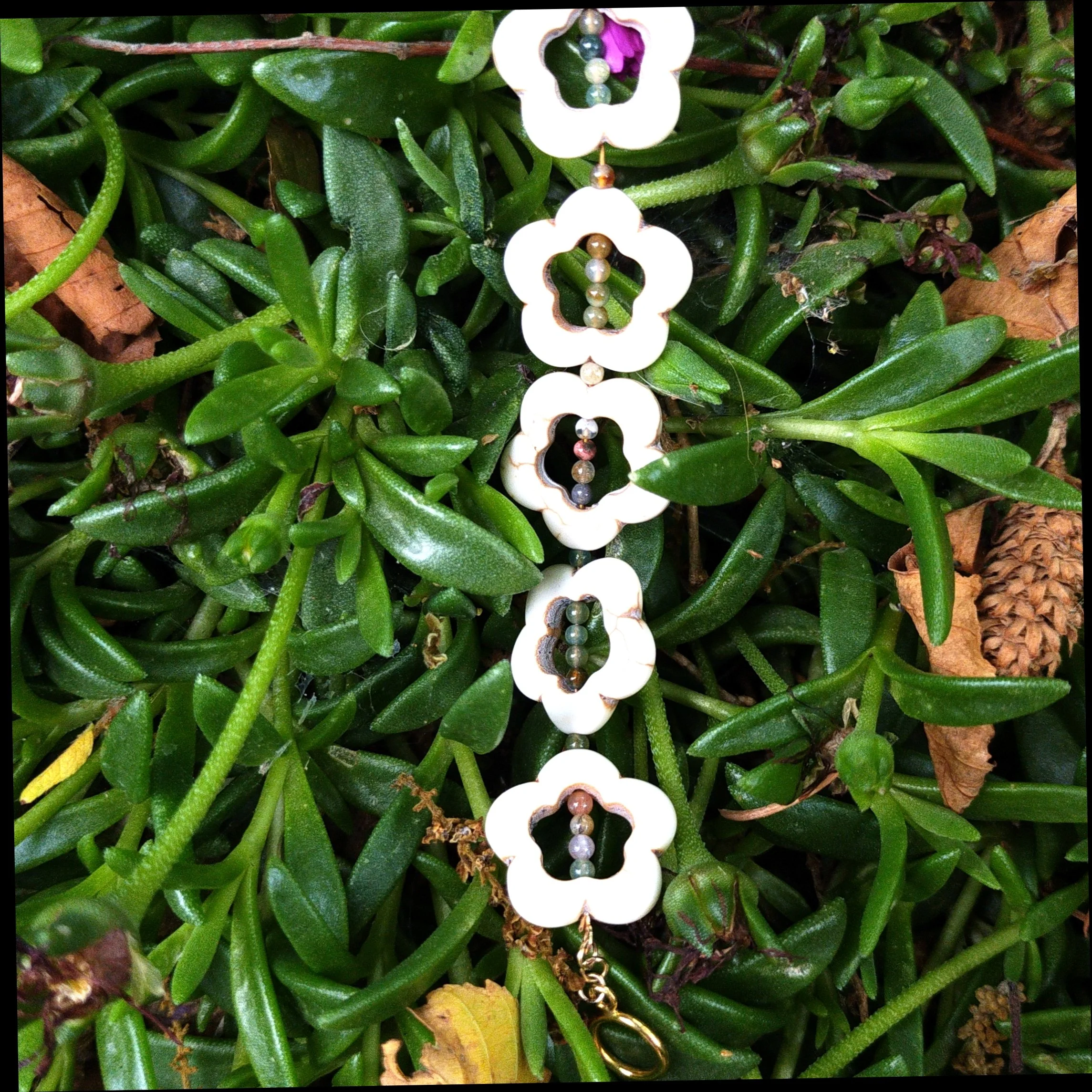 White Fleur bracelet