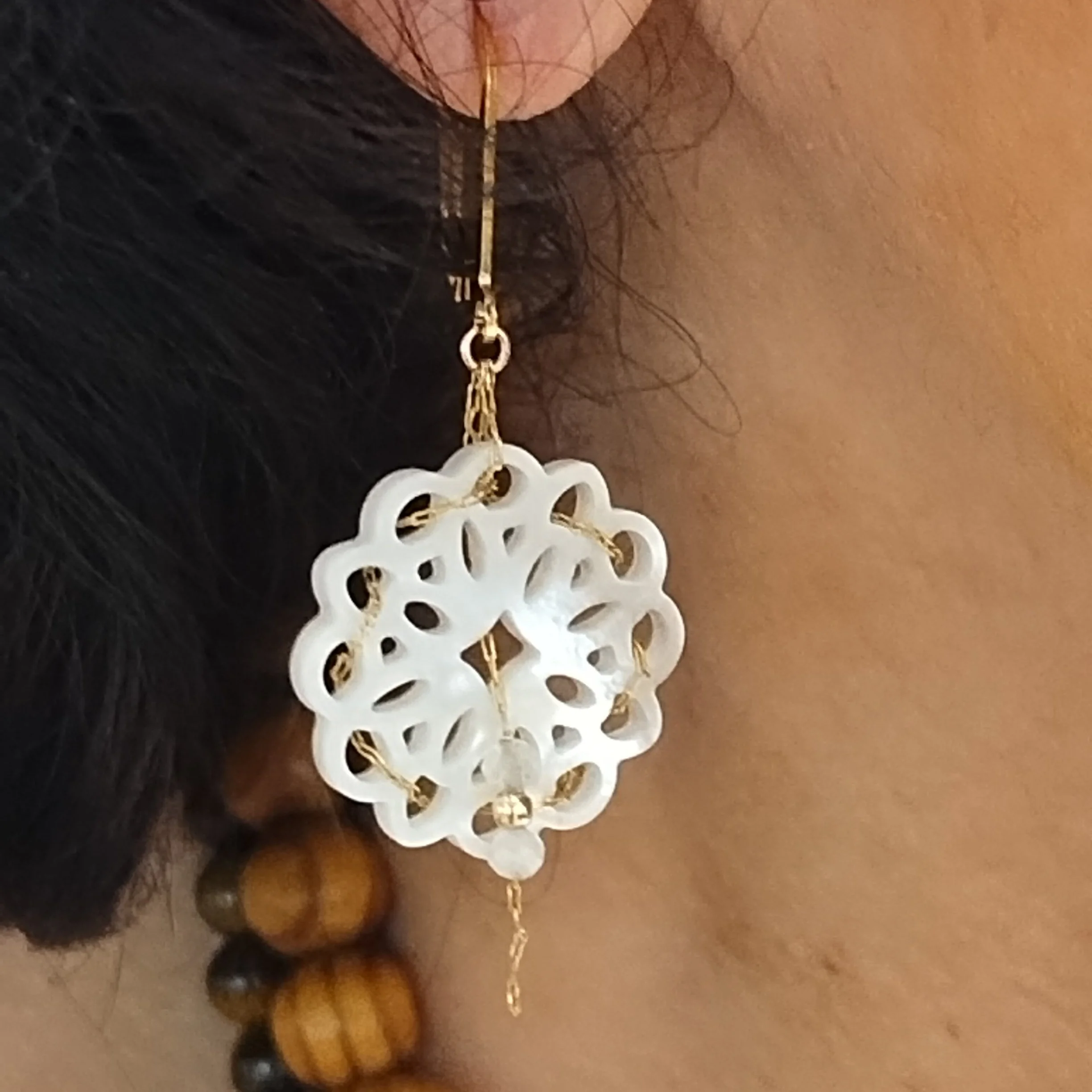 White lotus earring1crvdmop.jpg