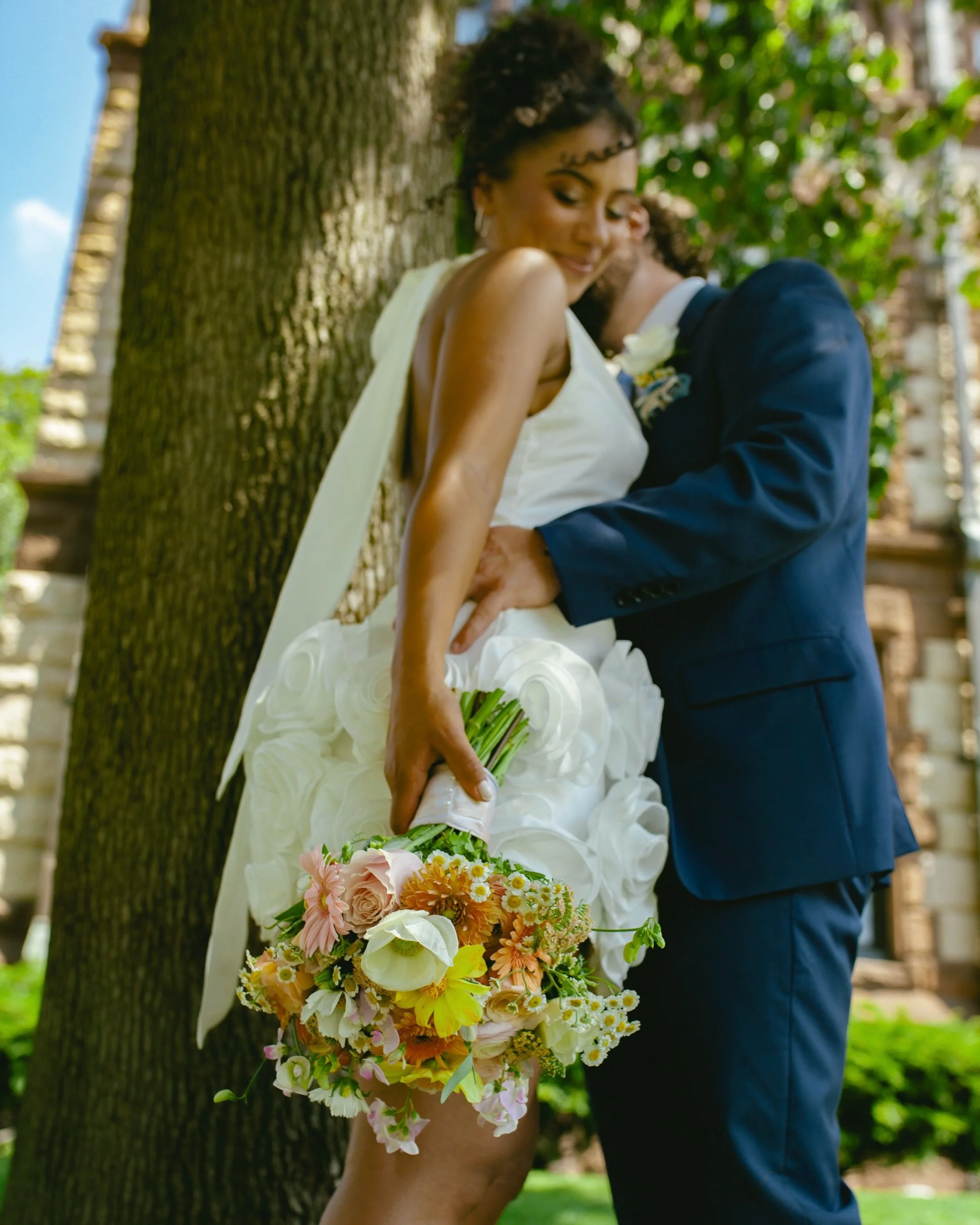 One thing I&rsquo;ve learned 
after photographing so many love stories...

The little details aren&rsquo;t actually little.
The bouquet you spent weeks choosing. The rings you&rsquo;ll wear every day. The dress you&rsquo;ll only wear once. The quiet 