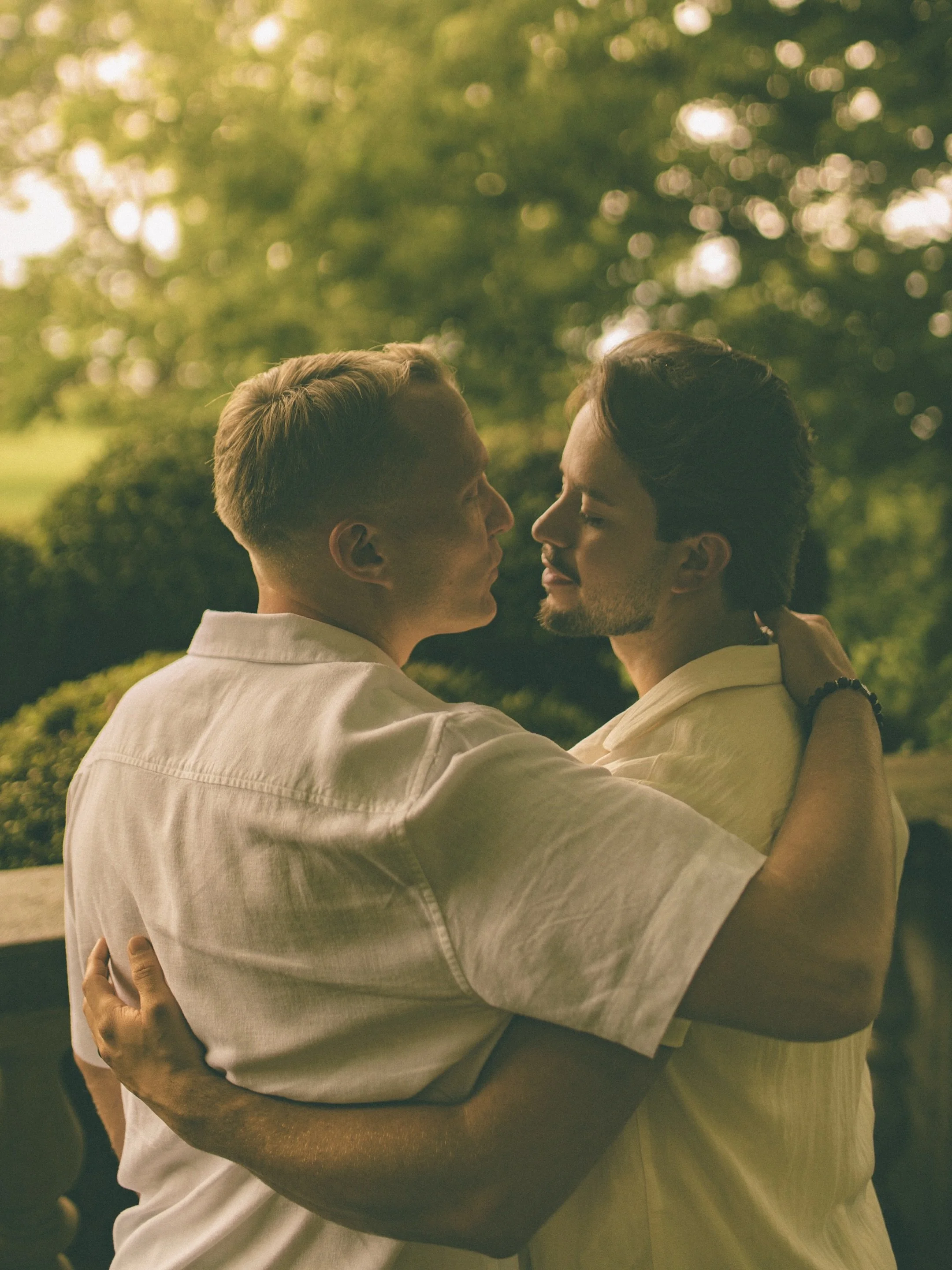 There are some sessions where everything just seems to fall into place, and this was one of those.

I had such a lovely time photographing these two at Harkness Memorial State Park in Waterford, CT. Between the gardens, the old architecture, the wate