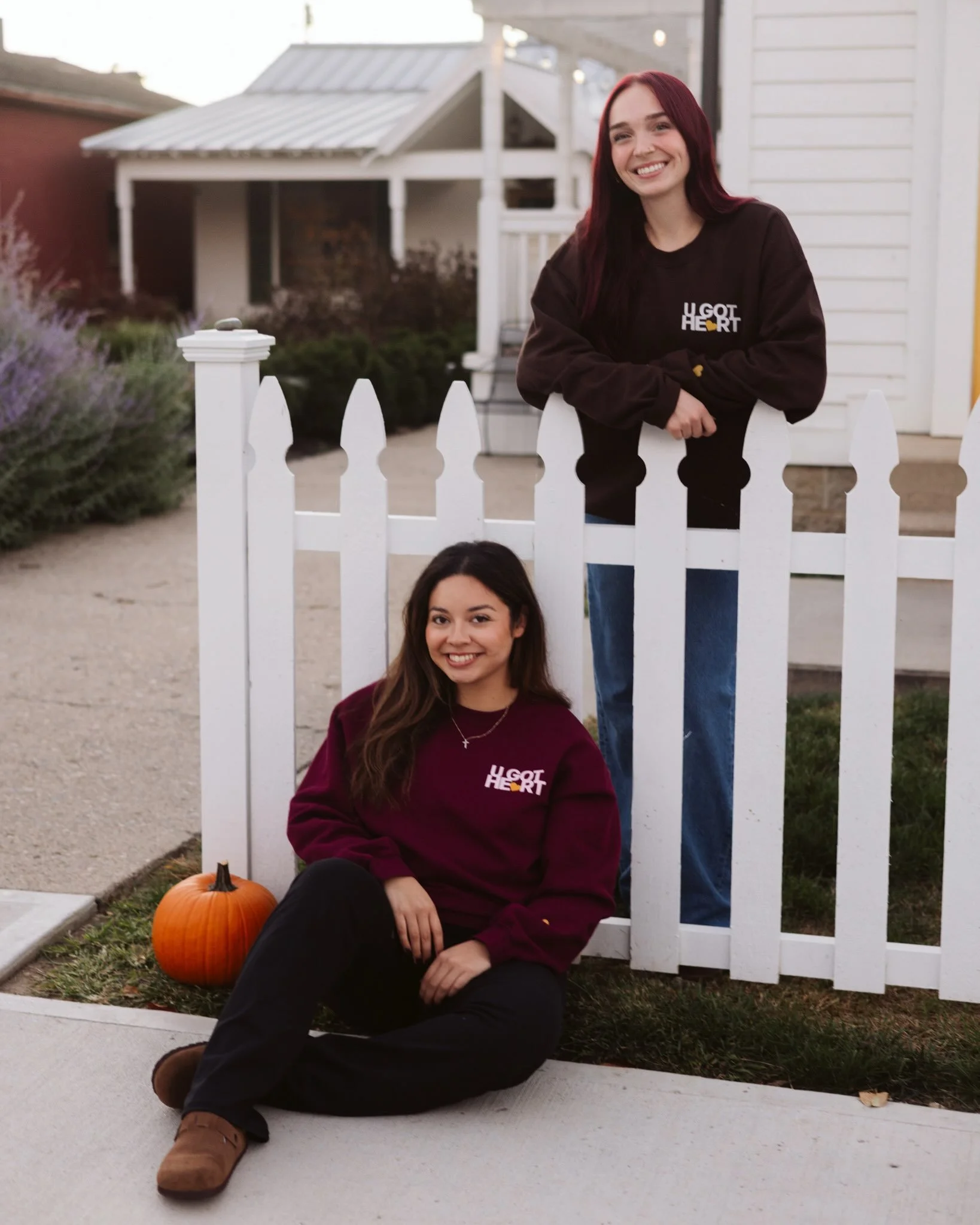 Coffee in hand, pumpkins all around, and a little extra heart this fall. ☕🎃💛

Cozy season looks better with U Got Heart. Our fall crewnecks are made for crisp mornings, coffee runs, and spreading love wherever you go.

🍂 Shop the fall collection n
