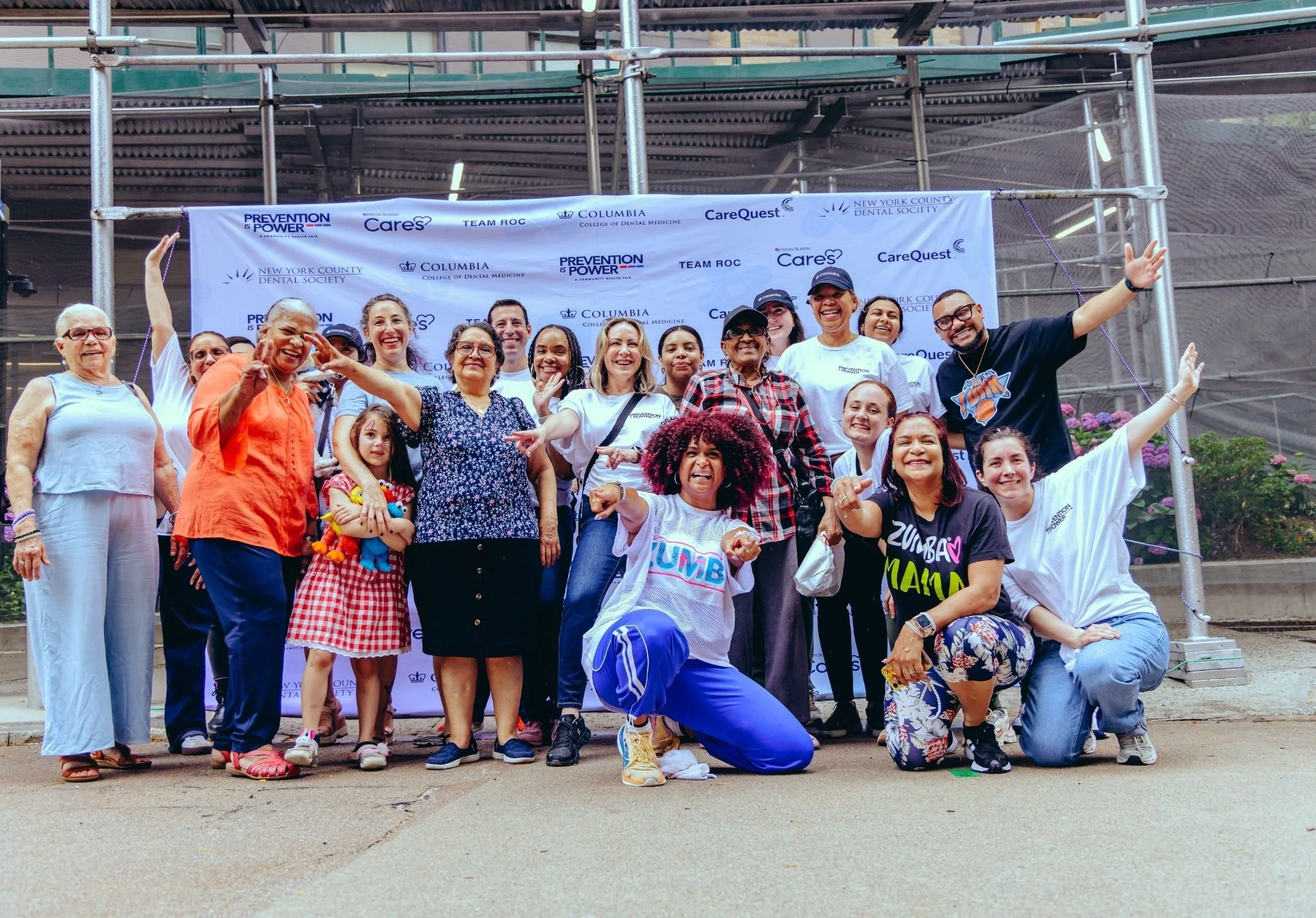 henry-schein-cares_team-roc-community-wellness-fair_hz_5.jpg