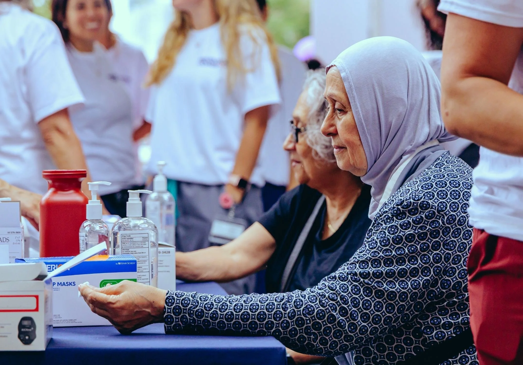 henry-schein-cares_team-roc-community-wellness-fair_hz_9.jpg