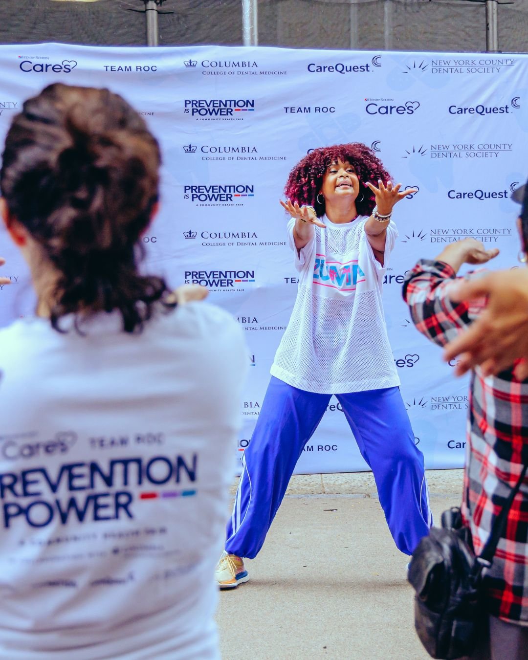 henry-schein-cares_team-roc-community-wellness-fair_3.jpg