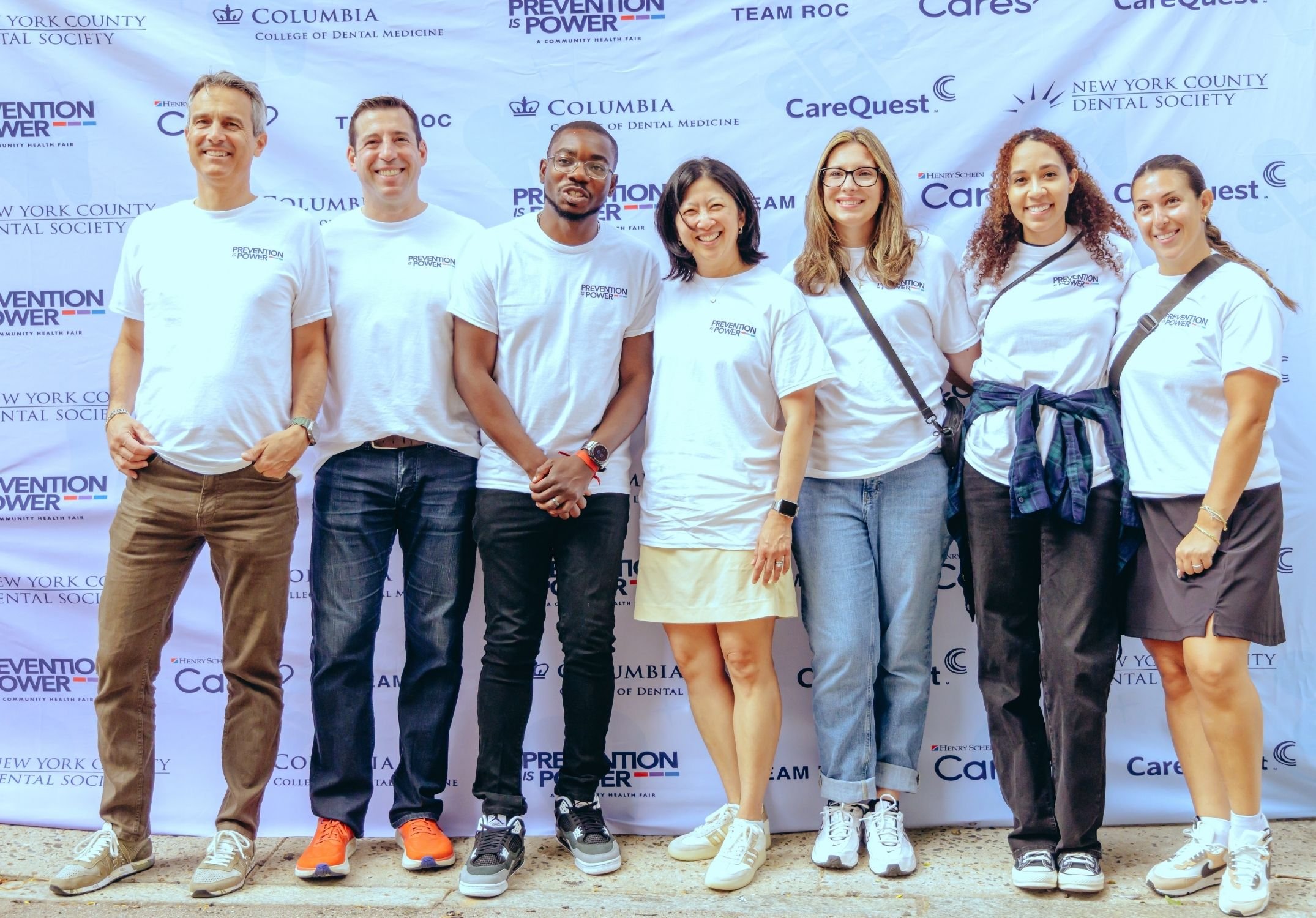 henry-schein-cares_team-roc-community-wellness-fair_hz_16.jpg