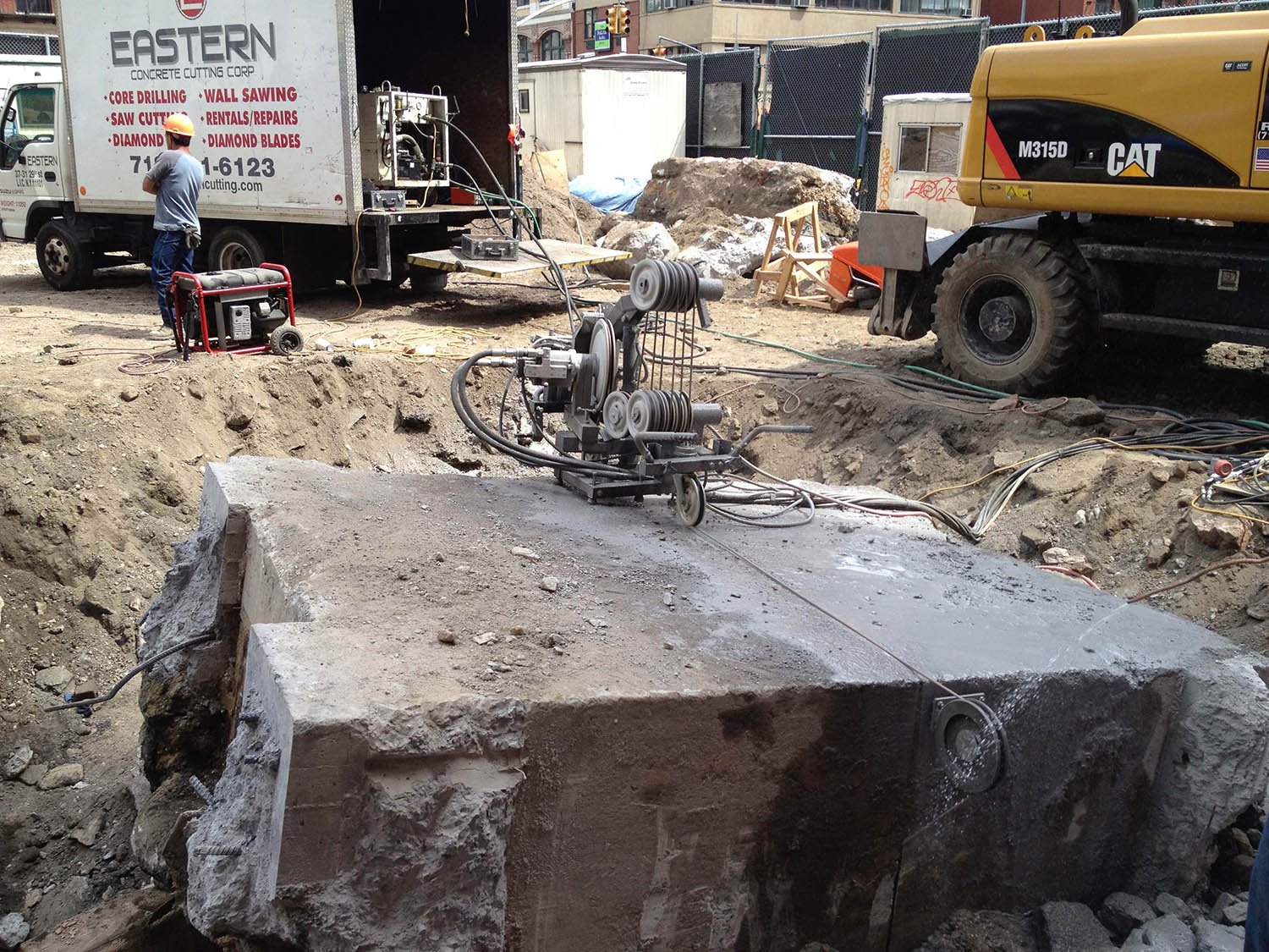 Wire Saw cutting a concrete block