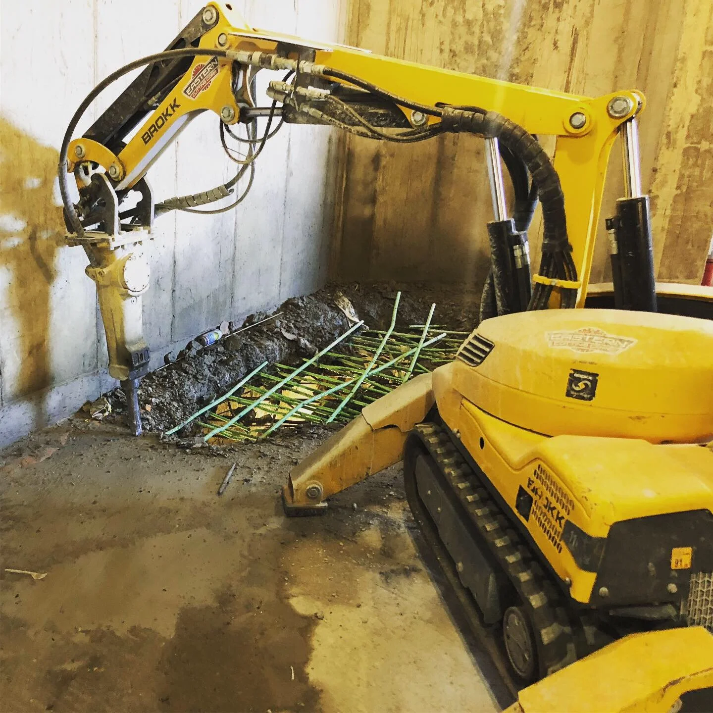 selective-robotic-demolition.jpg