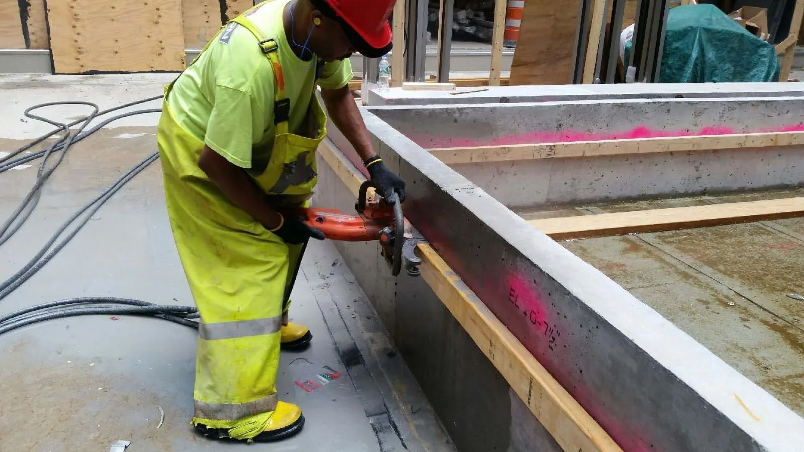 Hand Sawing contractor