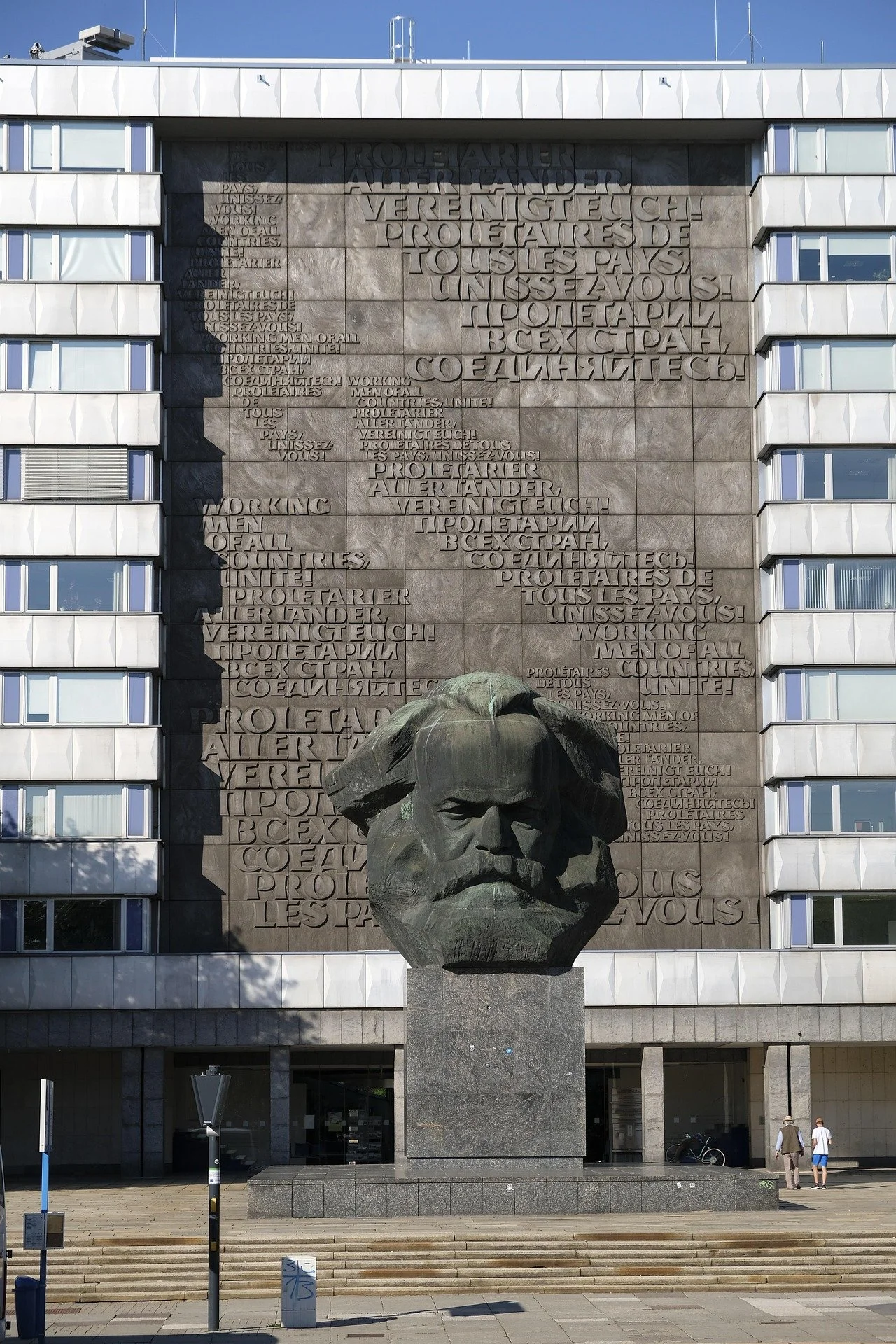 bru-no-marx-2662378_1920.jpg