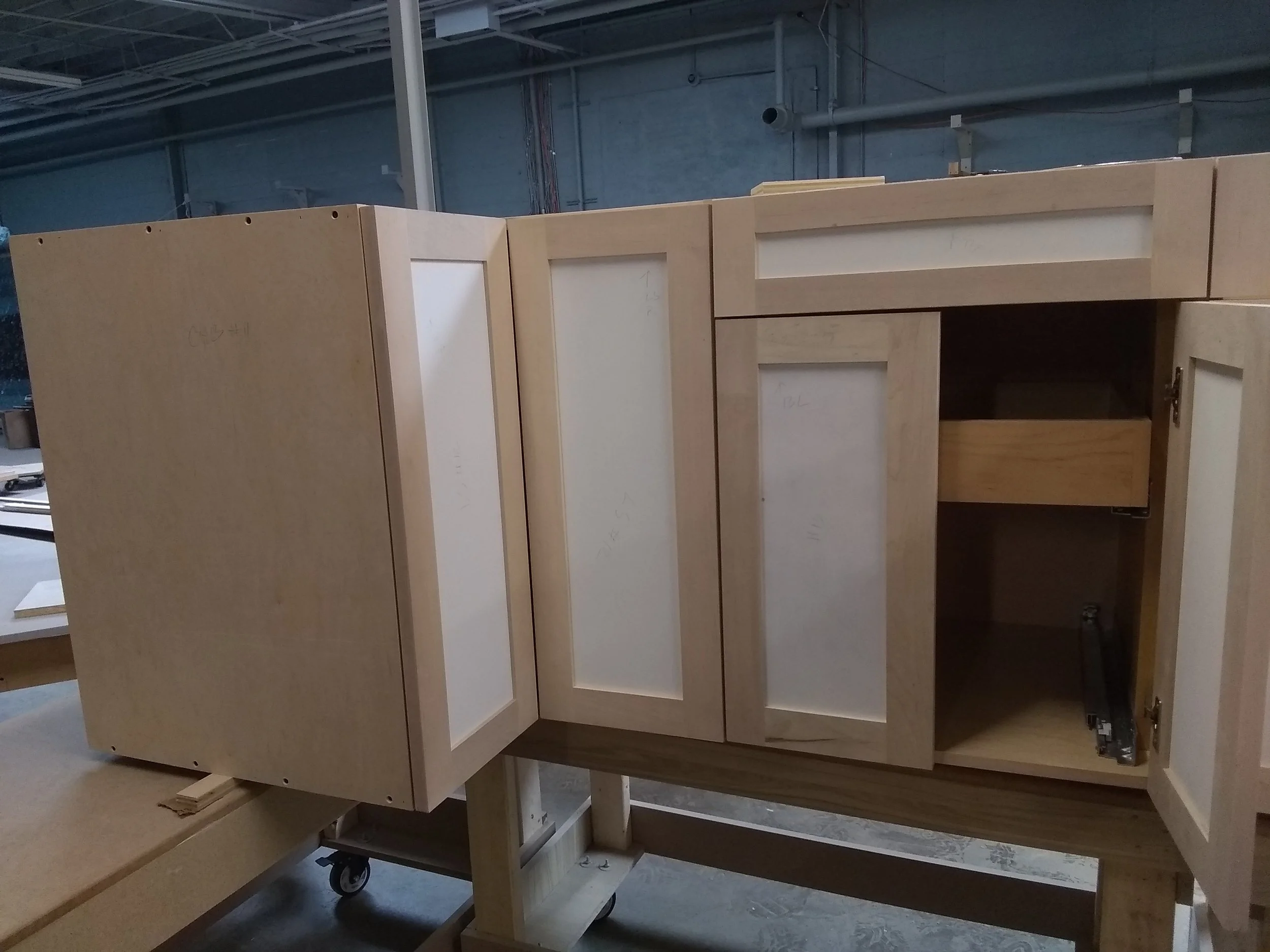 Cabinets made of USa's plywood with solid wood/maple fronts.
Custom cabinetry. Kitchen cabinets made of solid  wood and satin , water base finish.
#bigjohnsco #CustomFurniture #MadeFromScratch #HomeRemodeling #KitchenRemodel #MadeFromScratch 