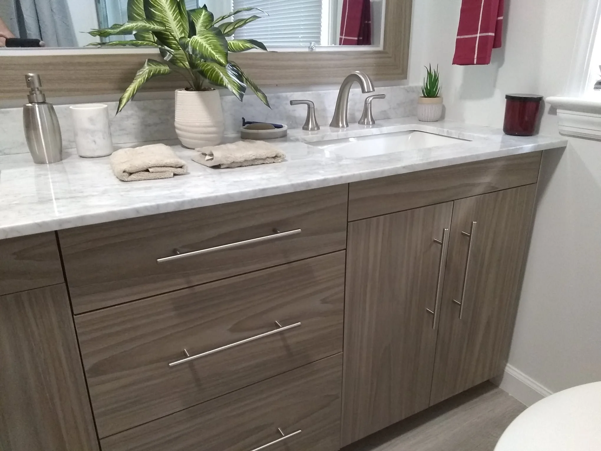 Custom vanity made from TFL. From 3D design to installation.
#bigjohnsco #CustomFurniture #MadeFromScratch #HomeRemodeling #KitchenRemodel #MadeFromScratch 
