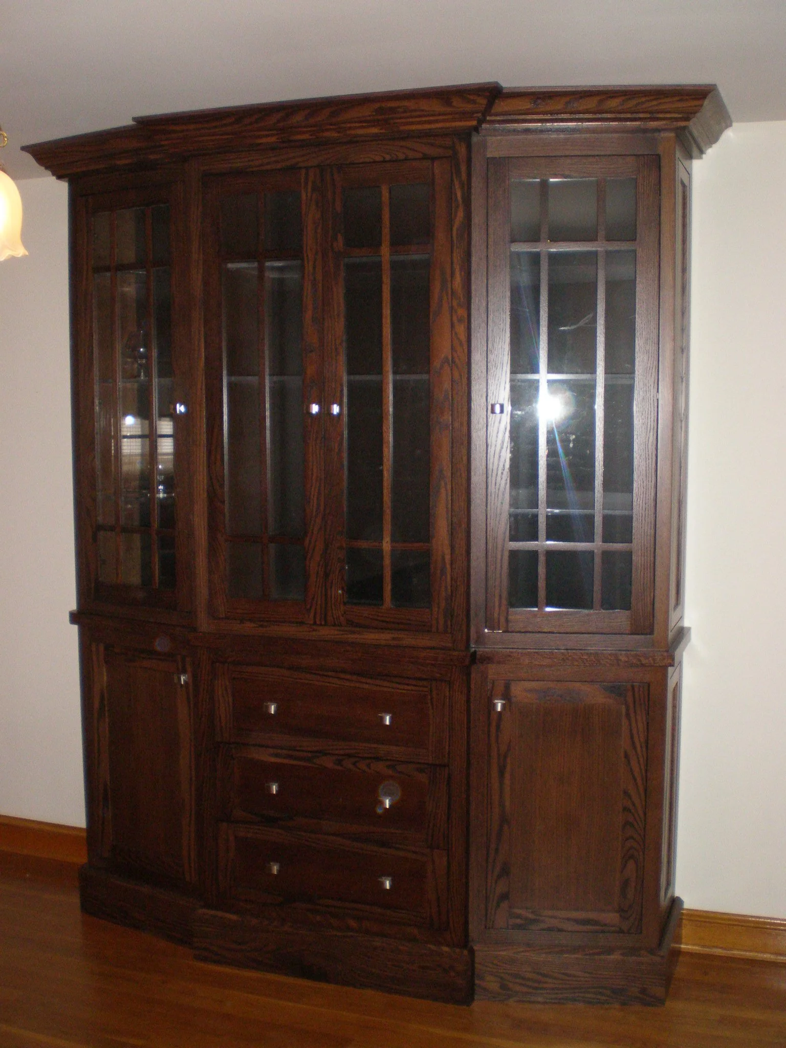 Custom cabinetry. Custom made cabinets made of solid  wood and satin , water base finish.
#bigjohnsco #CustomFurniture #MadeFromScratch #HomeRemodeling #KitchenRemodel #MadeFromScratch 