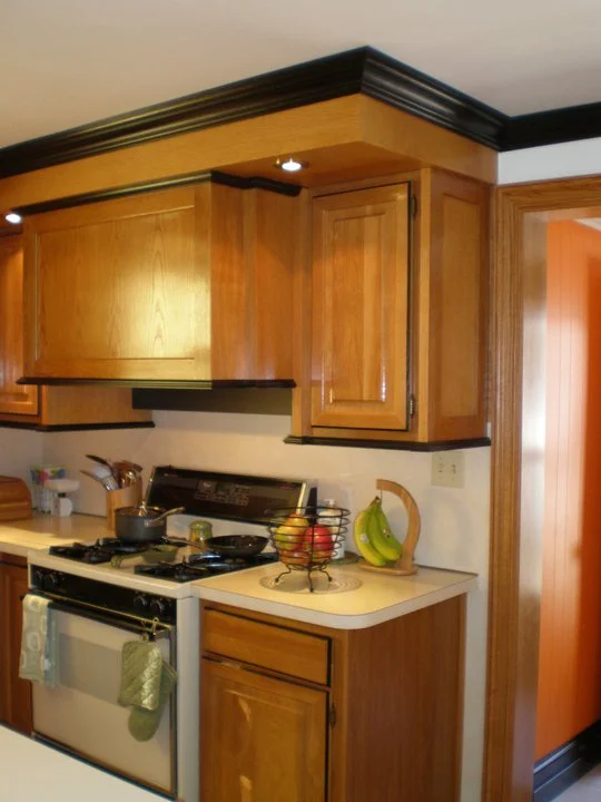 Custom kitchen with trendy black accents.
#bigjohnsco #CustomFurniture #MadeFromScratch #HomeRemodeling #KitchenRemodel #MadeFromScratch 