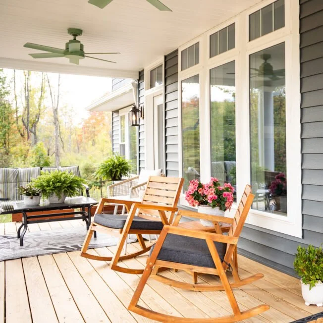 Aspect-Casement-Windows-in-White-with-Internal-Grids-_DSC2792edit-652x652.jpg