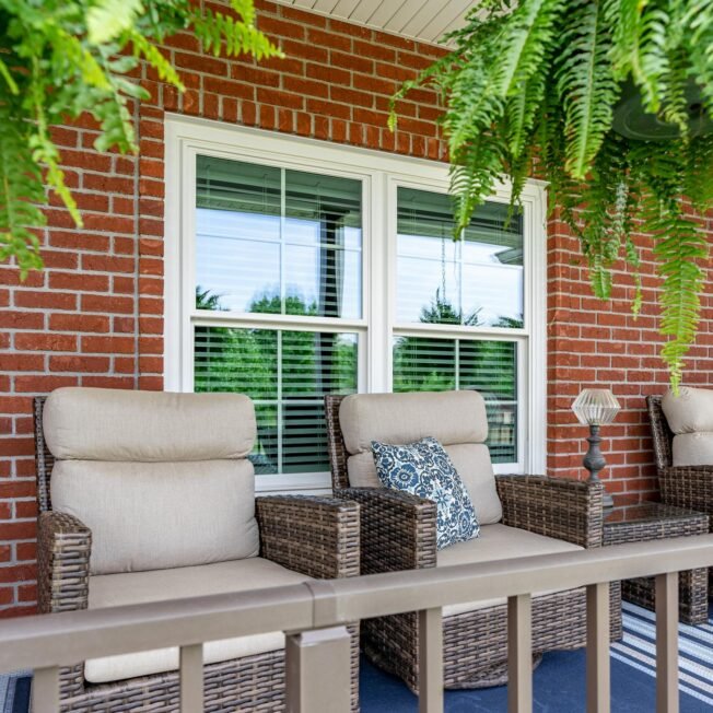 Endure-Double-Hung-Windows-with-Cottage-Grids-in-White_DSC8237-652x652.jpg