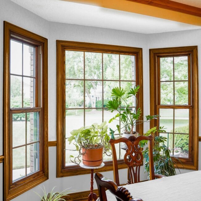 Aeris-Double-Hung-and-Picture-Windows-in-Caramel-with-Colonial-Grids_DSC8398-edit-652x652.jpg