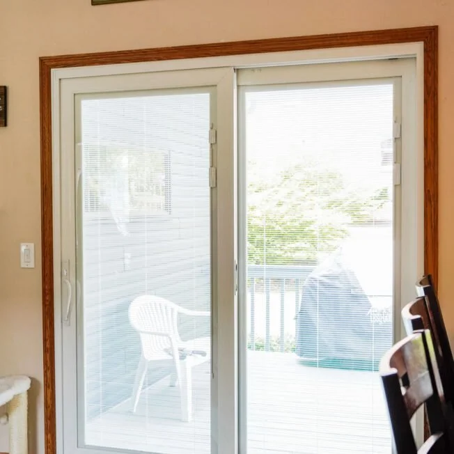 Endure-Patio-Door-in-White-with-White-Internal-Blinds_DSC4980-652x652.jpg