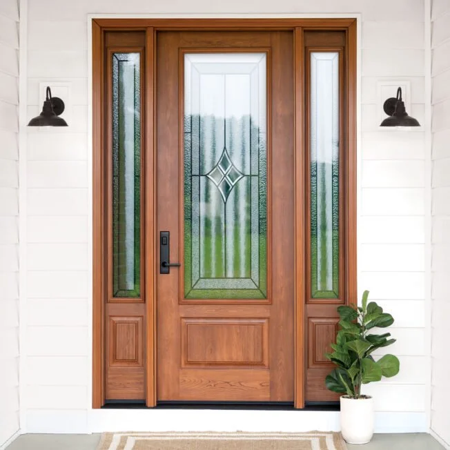 Signet-Cherry-440-1P_American-Cherry-Stain_Aria-Decorative-Glass_Black-Westcott-Trilennium-Hardware-652x652.jpg