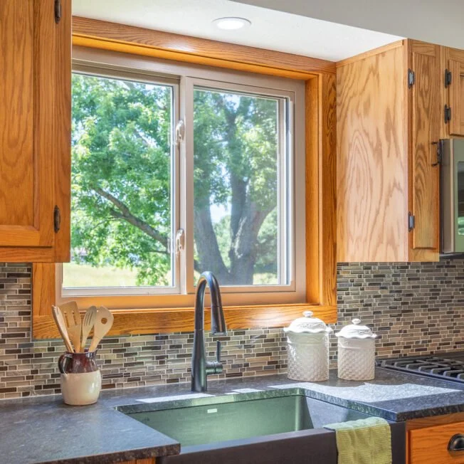 Aspect-Slider-Window-in-Sandstone_DSC9778-HDR-1-652x652.jpg