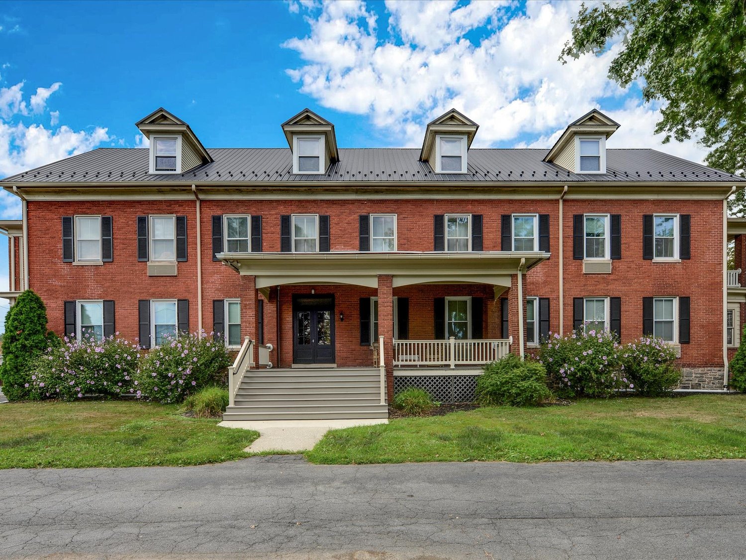 Maplewood Apartments