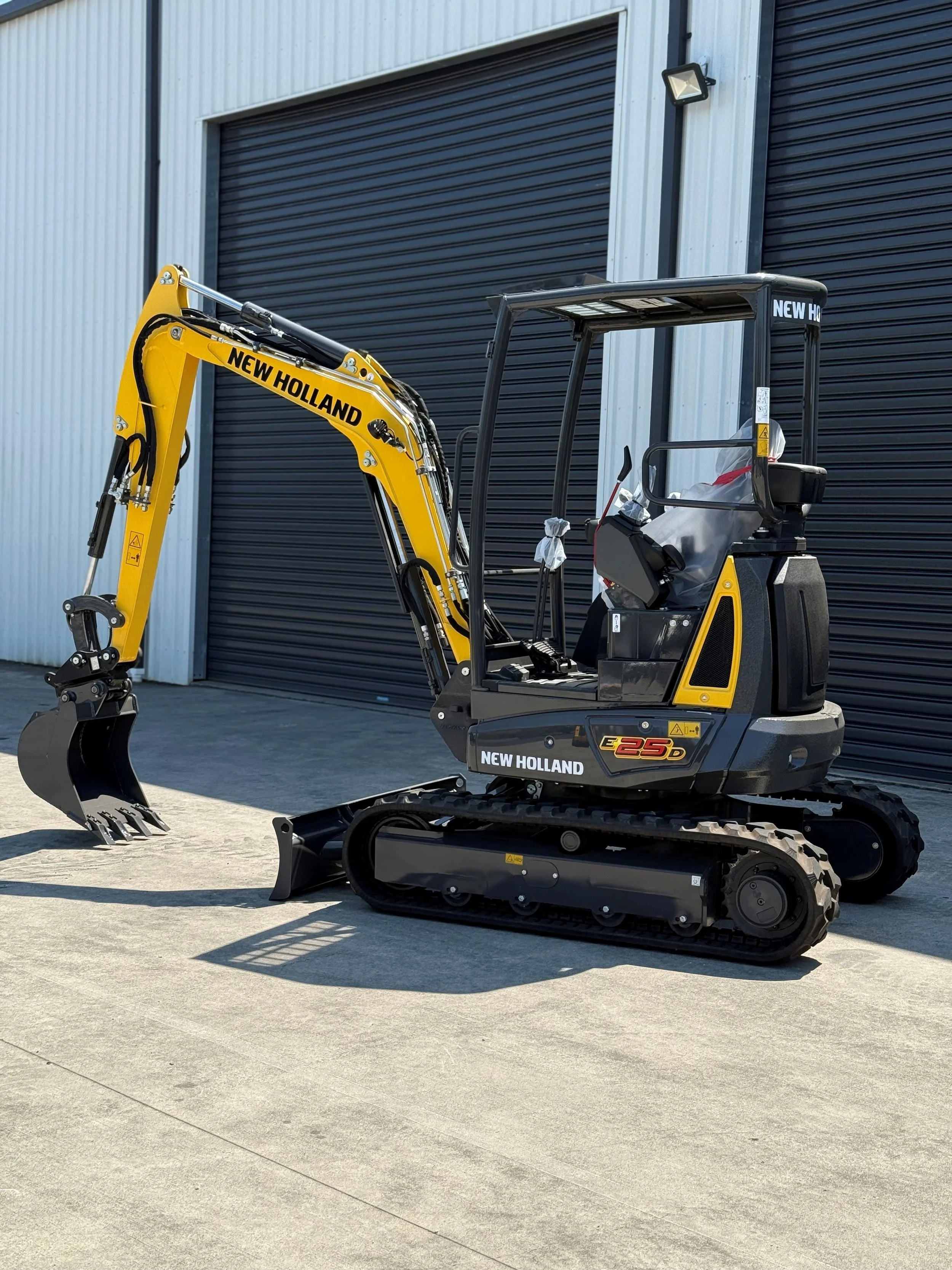 New Holland E25D Mini Excavator