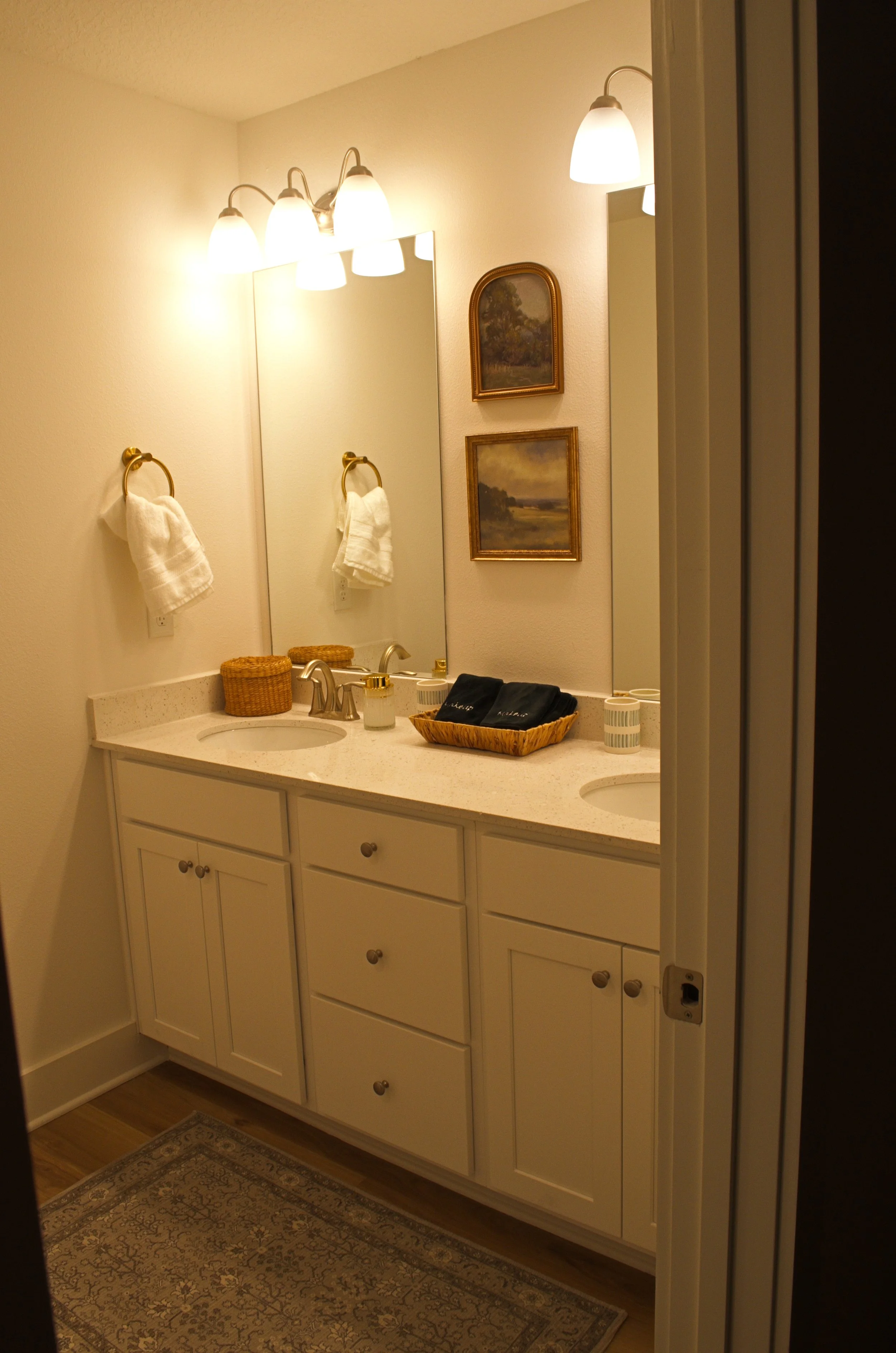 S&S Living & Dining_11.jpg