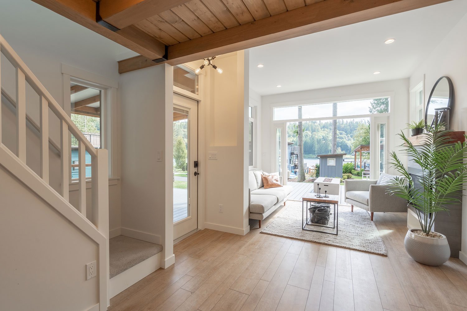 15_Coastal-Tiny_Bellevue-Park-Model_DispalyModel-68-30.jpg