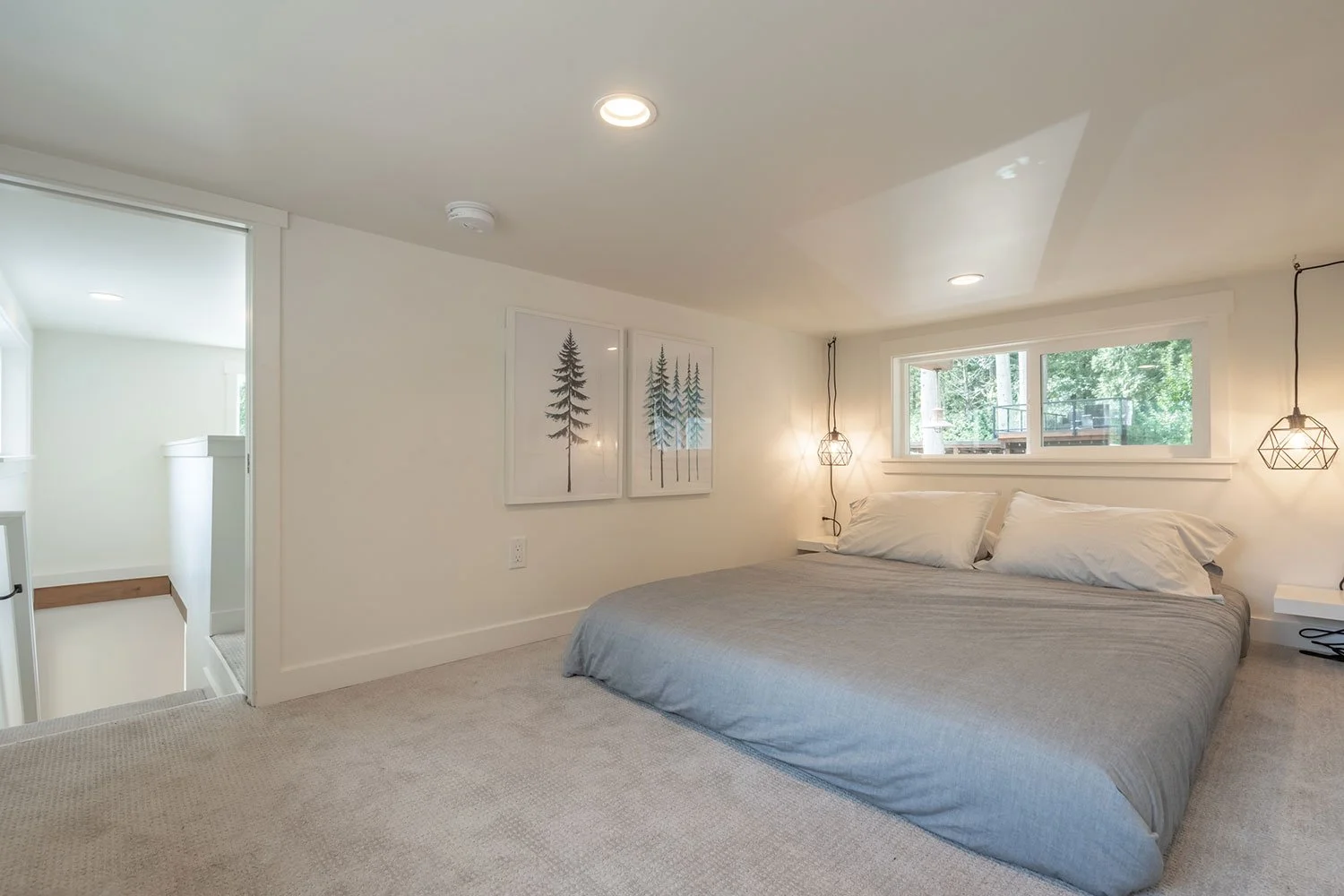 15_Coastal-Tiny_Bellevue-Park-Model_DispalyModel-68-18.jpg